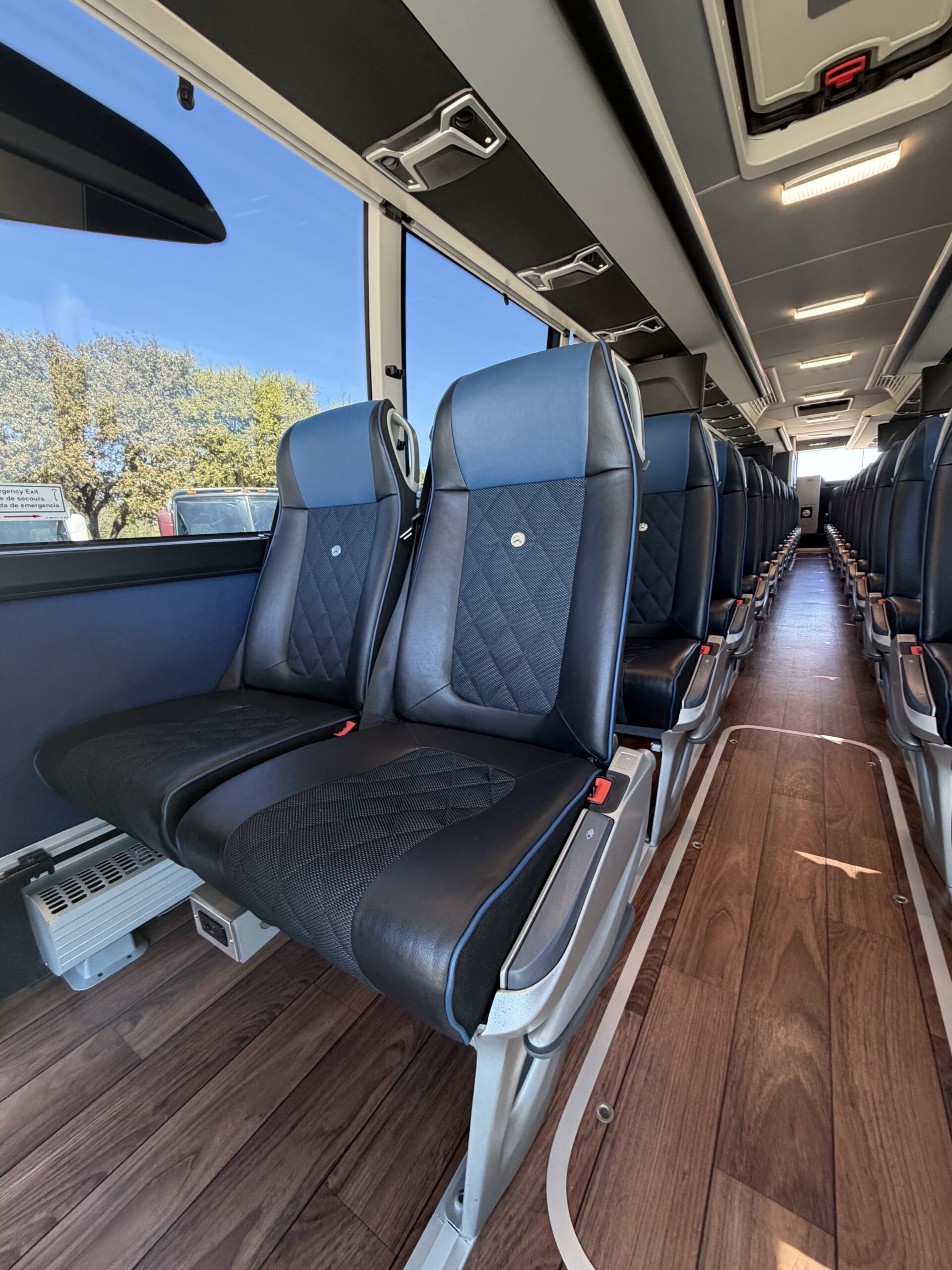 UTP00776 bus image