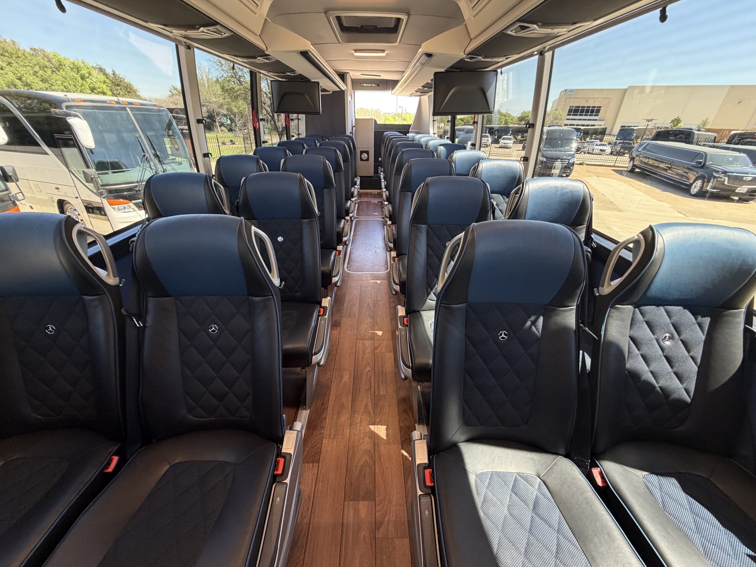 UTP00776 bus image