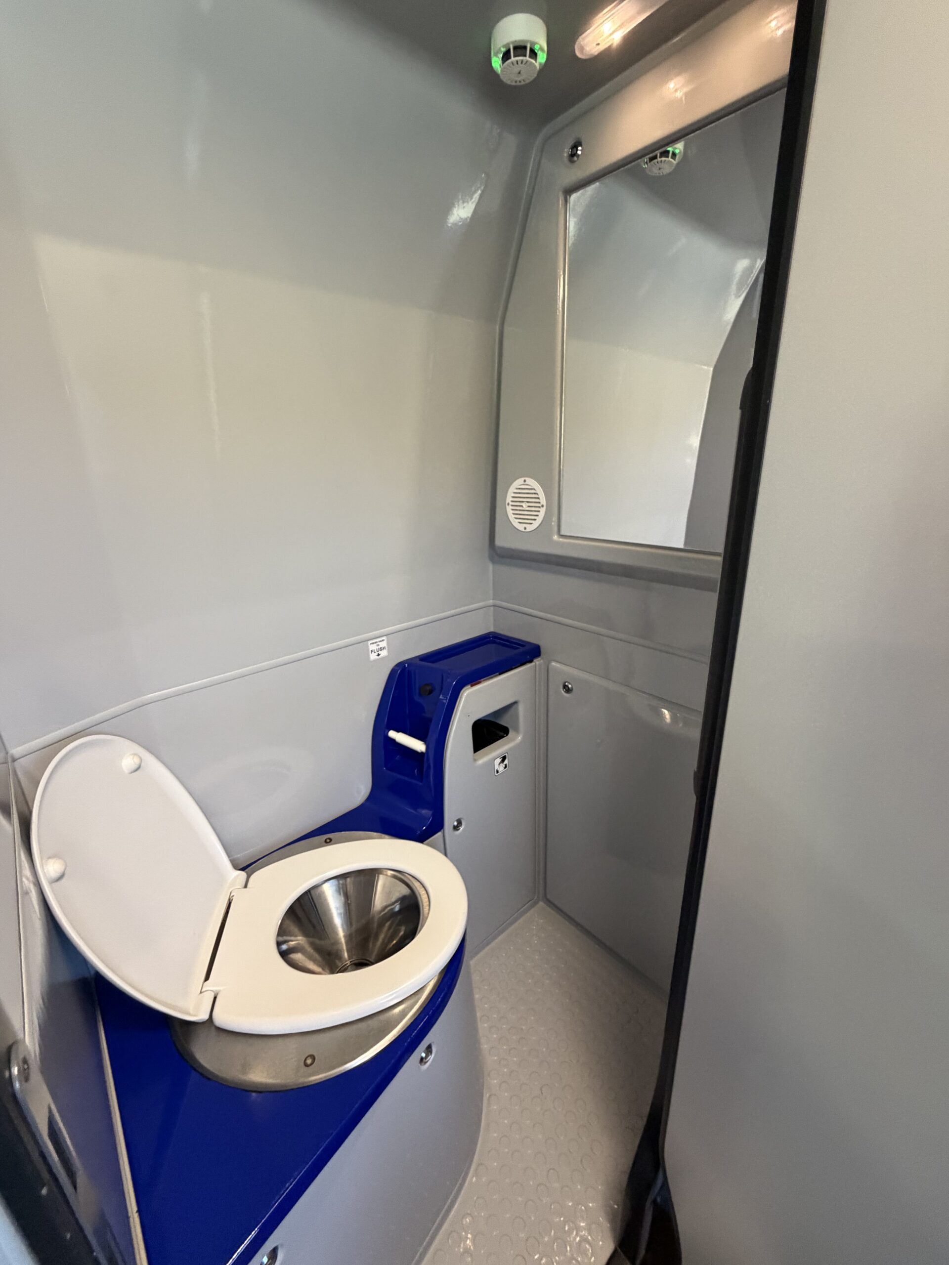 UTP00776 bus image