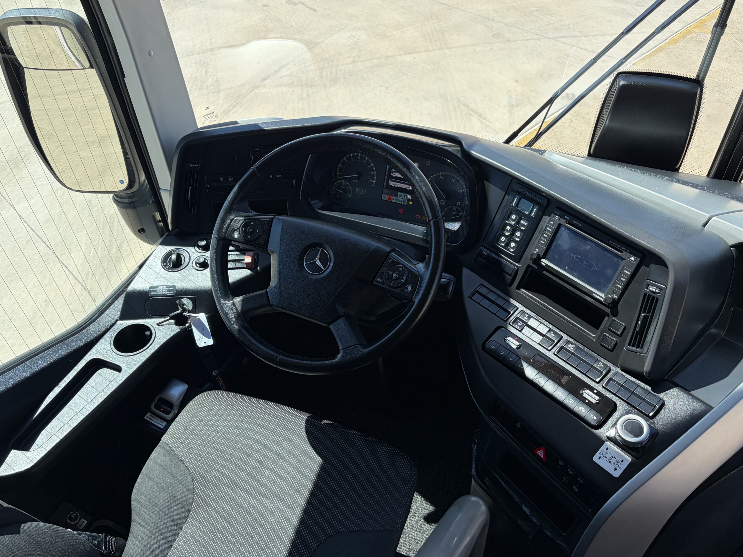 UTP00776 bus image