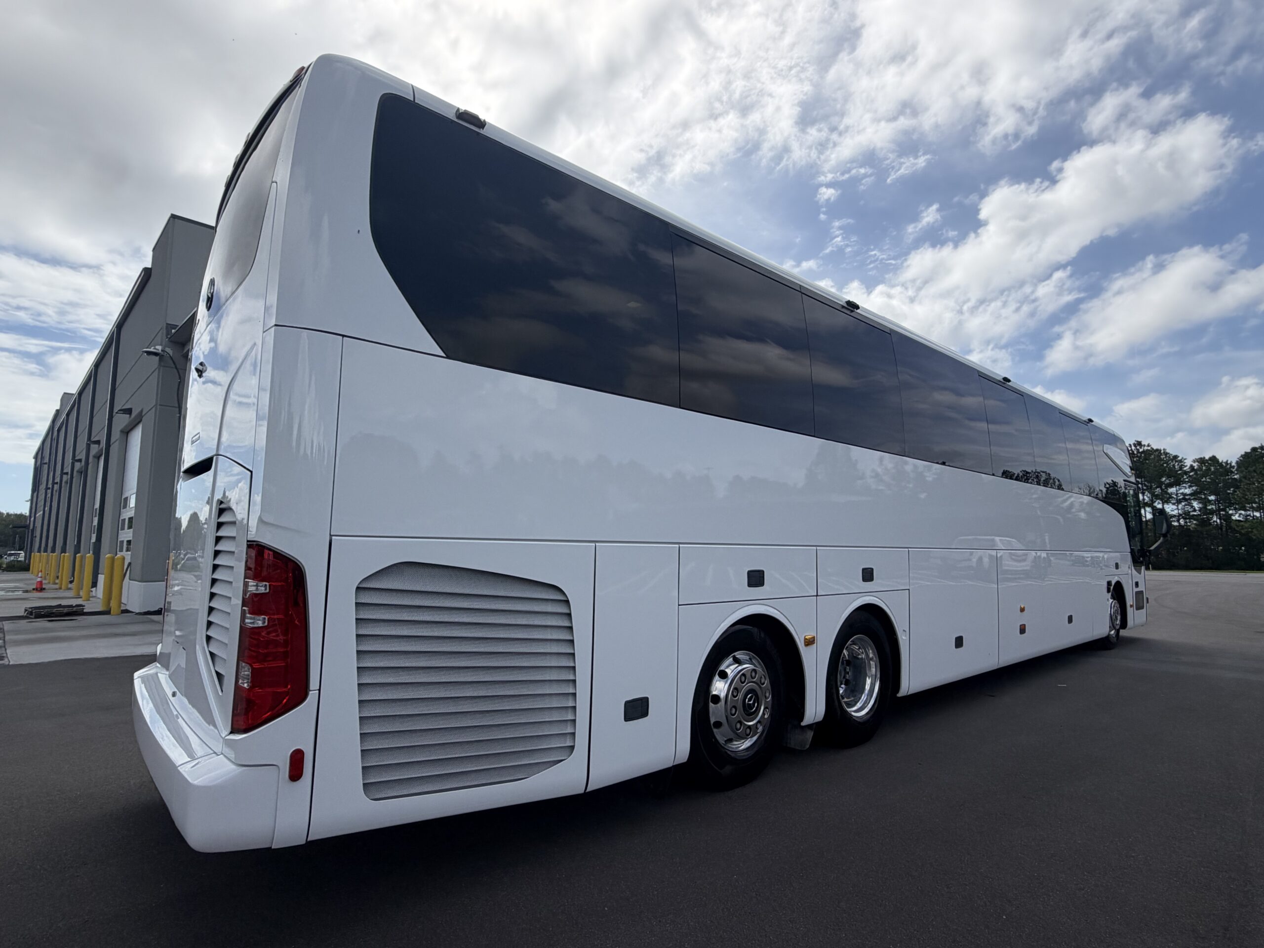 UTP00775 bus image
