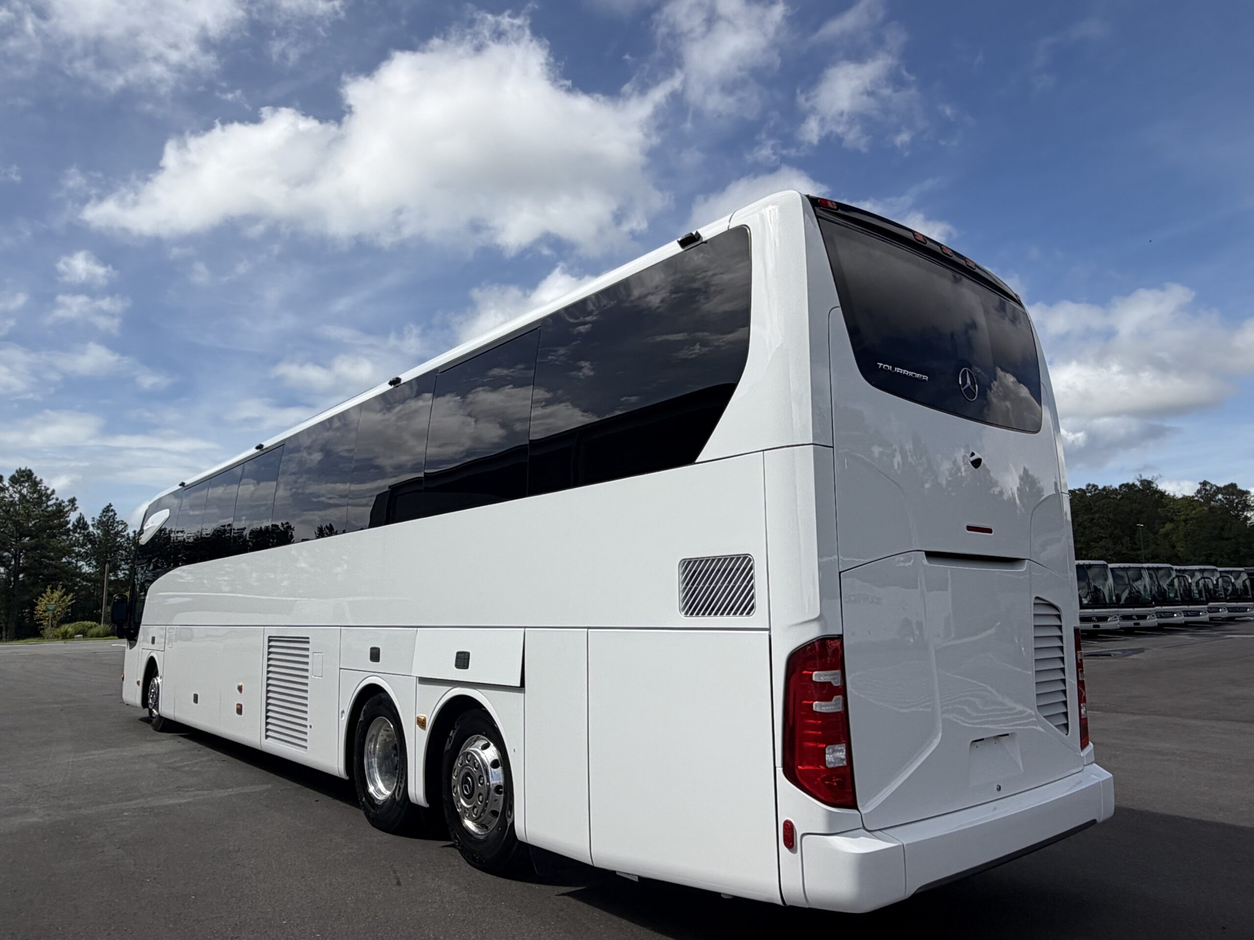 UTP00775 bus image