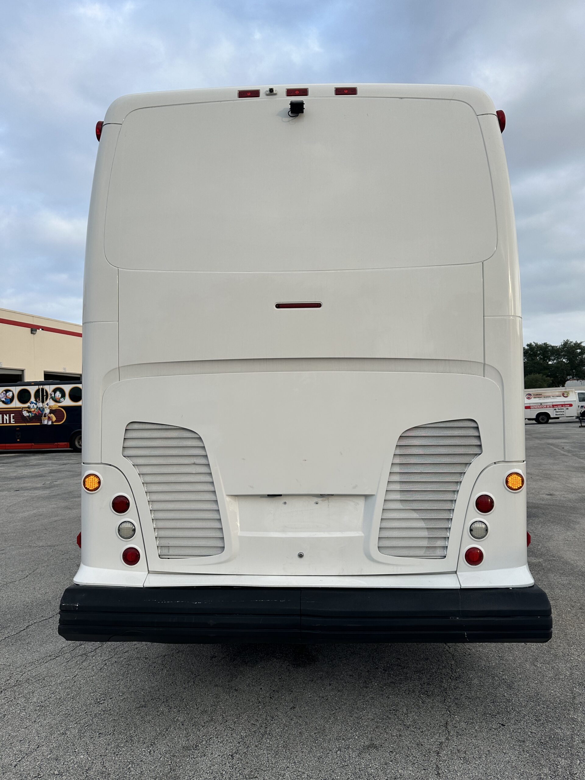 US50108 bus image