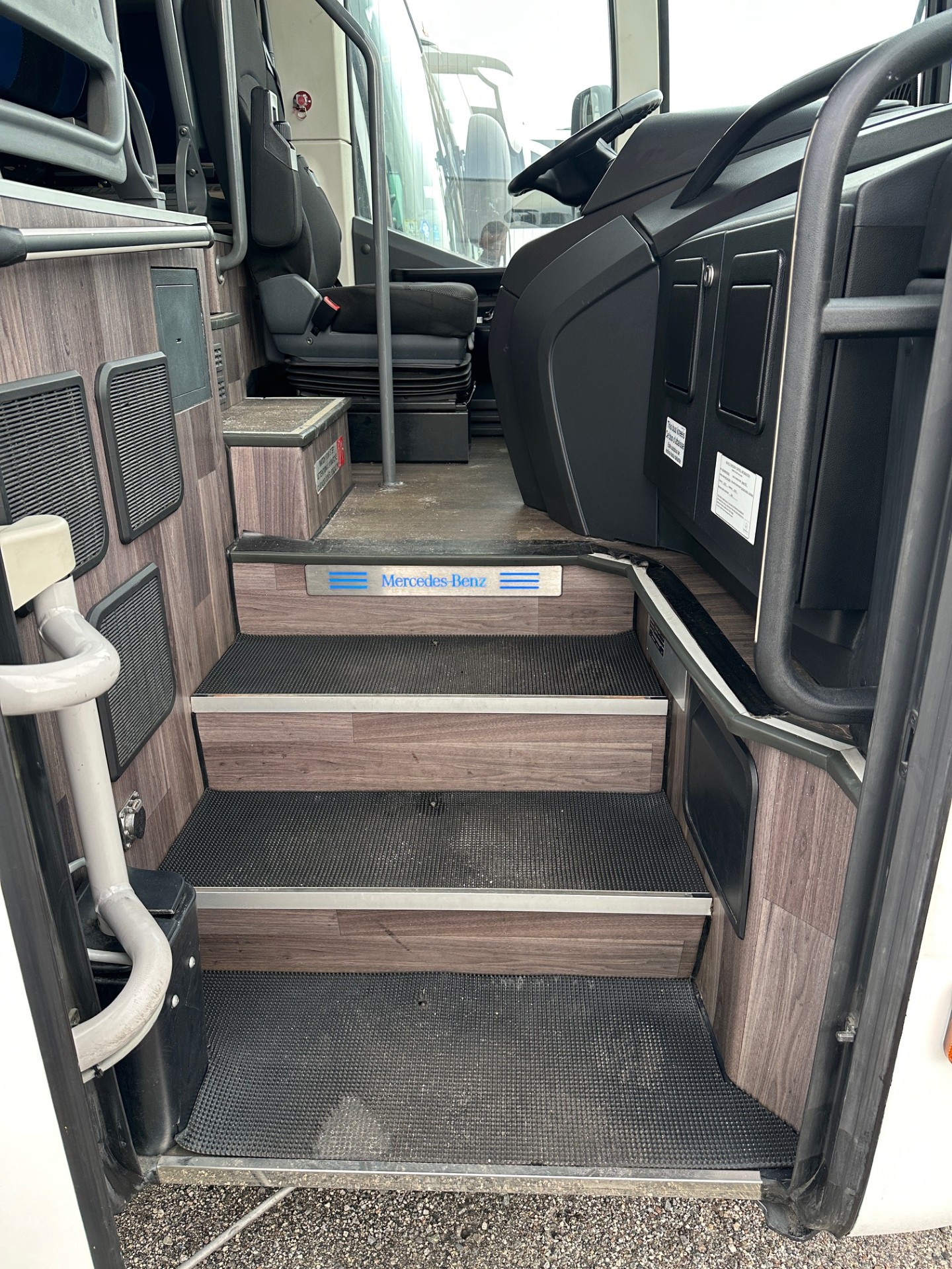 UTB91621 – Mercedes-Benz – Tourrider Premium bus image