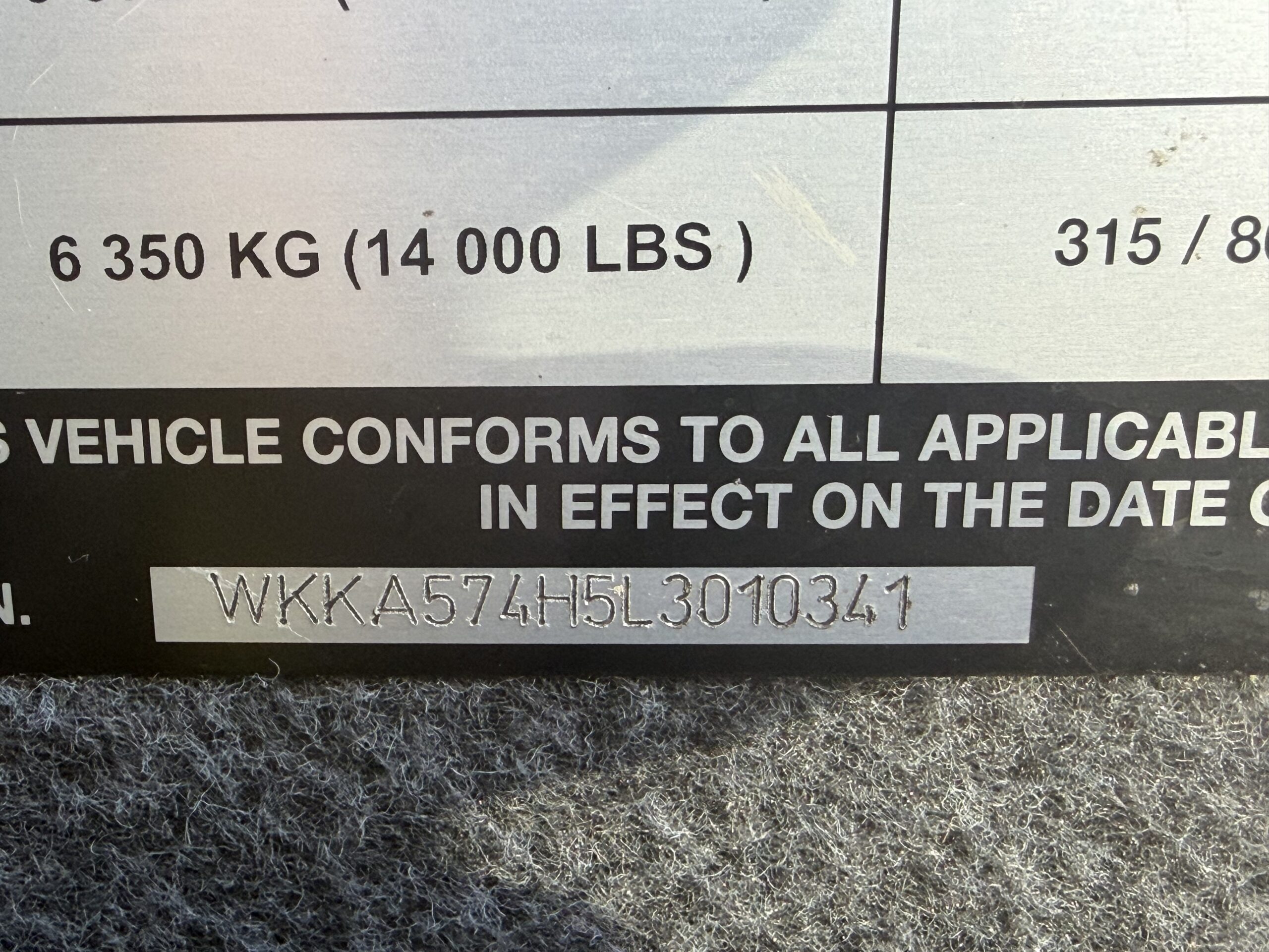 US10341 bus image