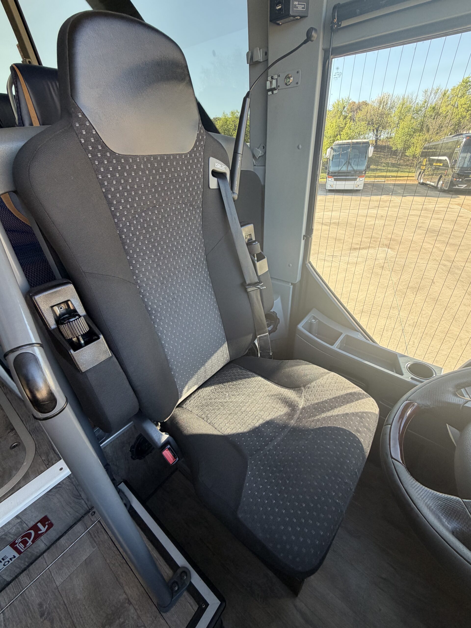 US10341 bus image