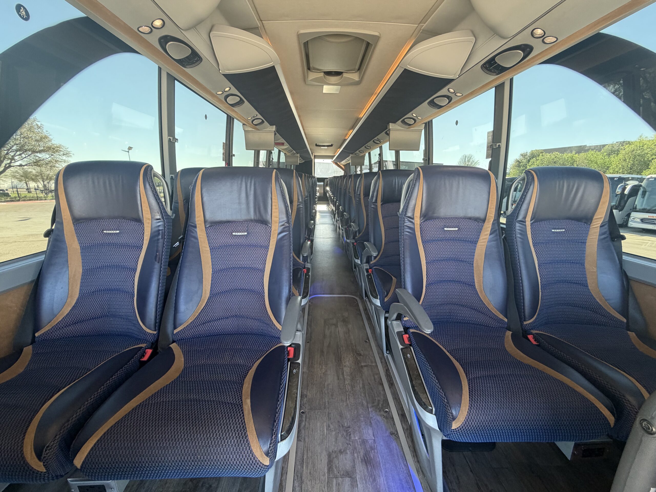 US10341 bus image