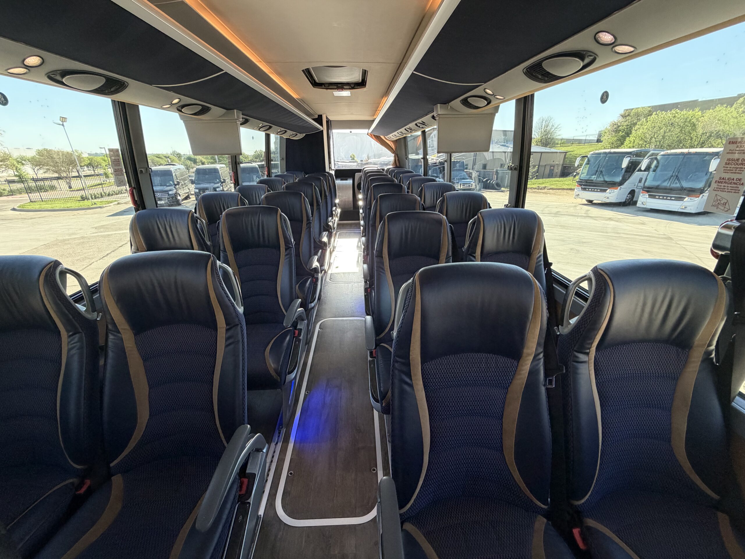 US10341 bus image