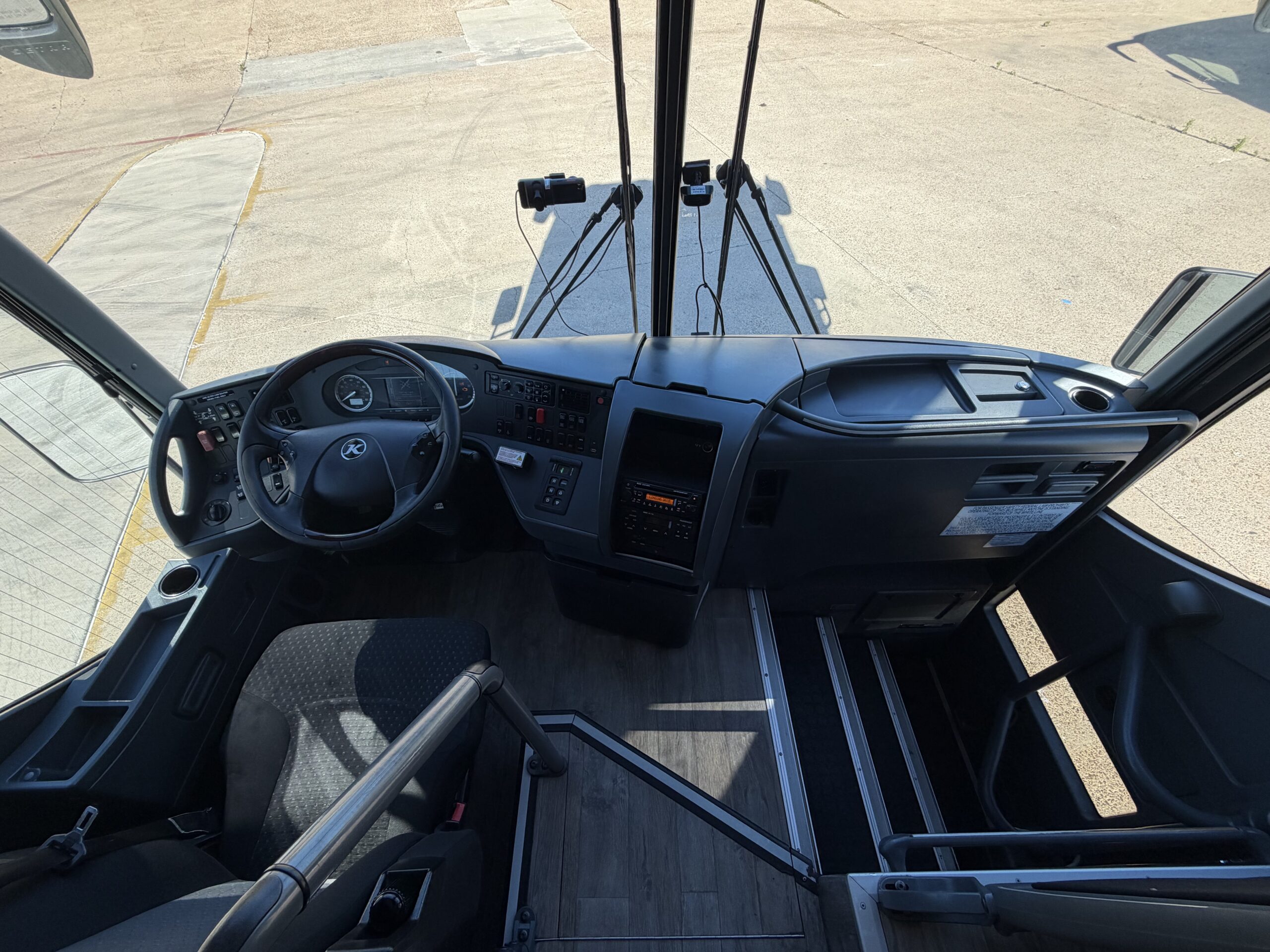 US10341 bus image