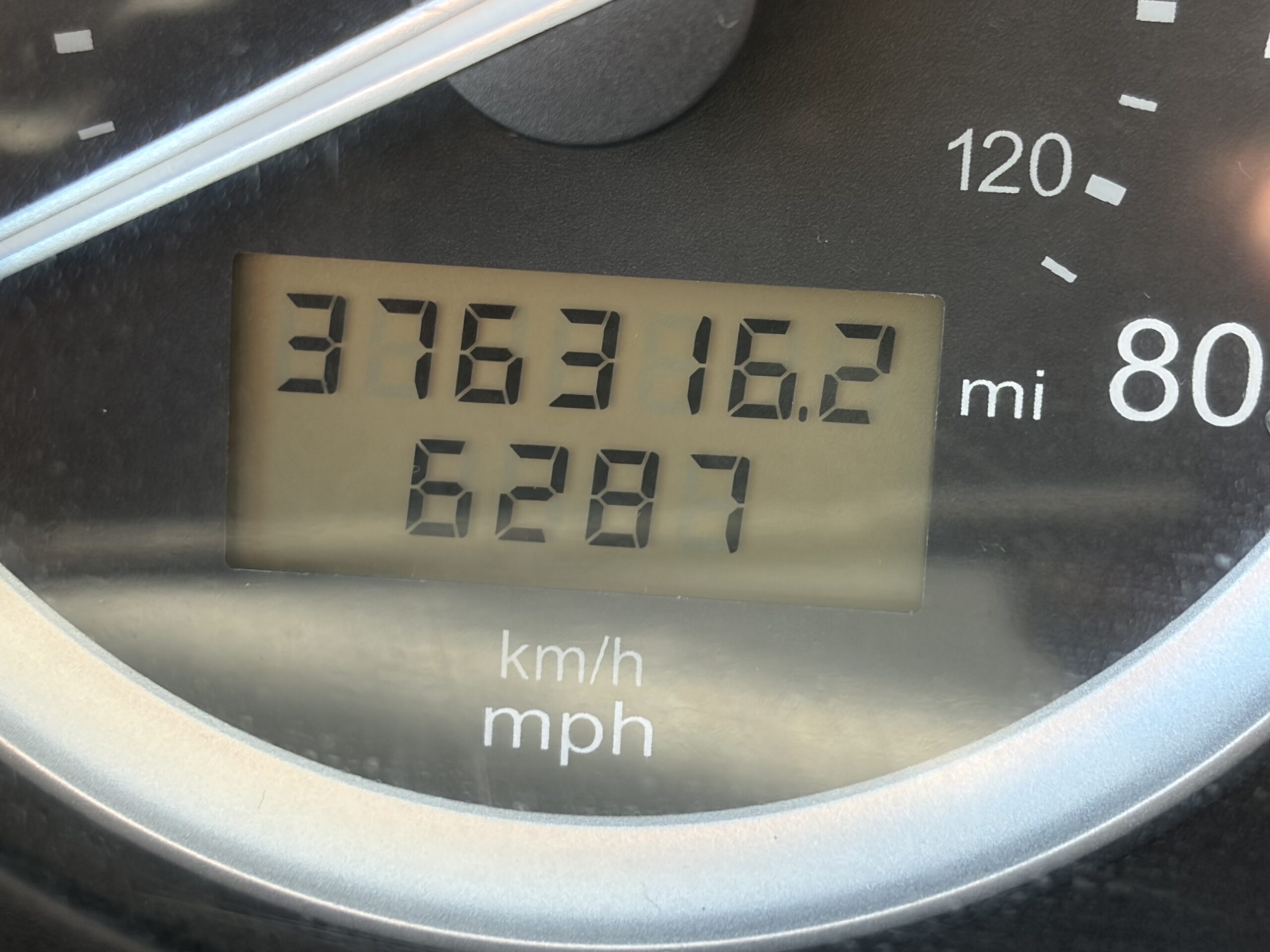 US10358 bus image