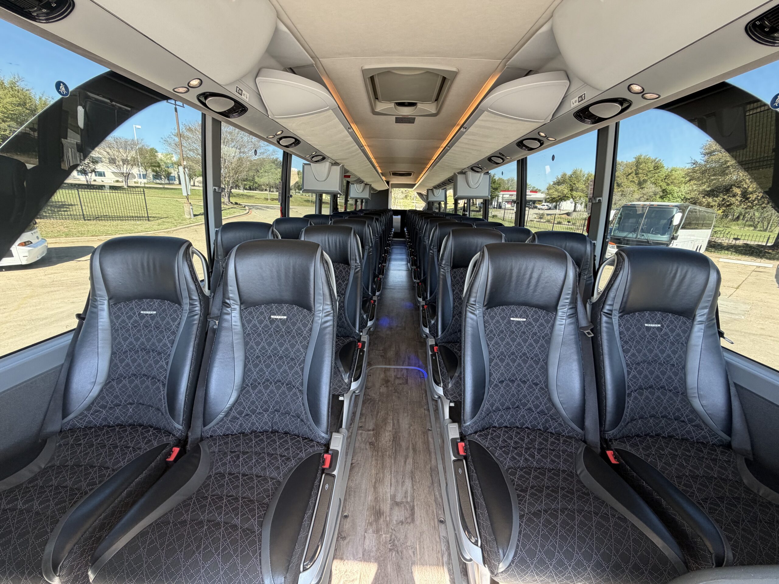 US10358 bus image