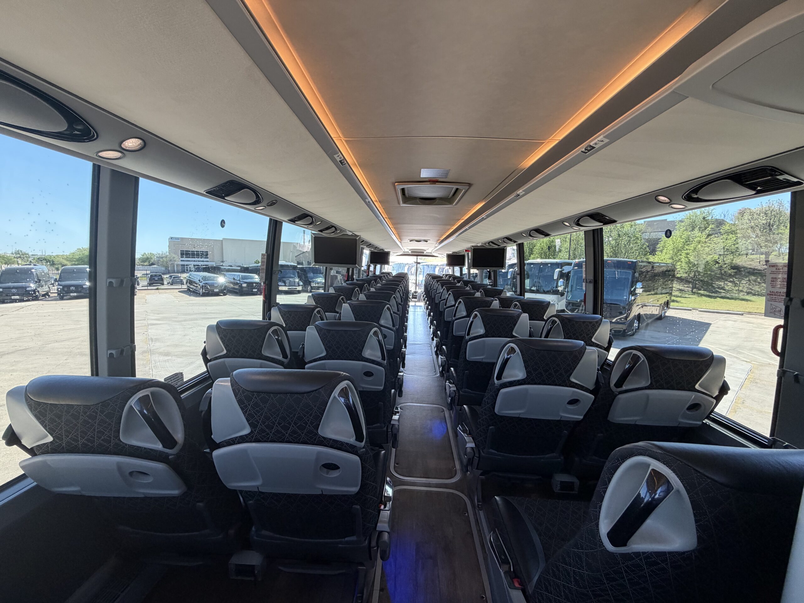 US10358 bus image