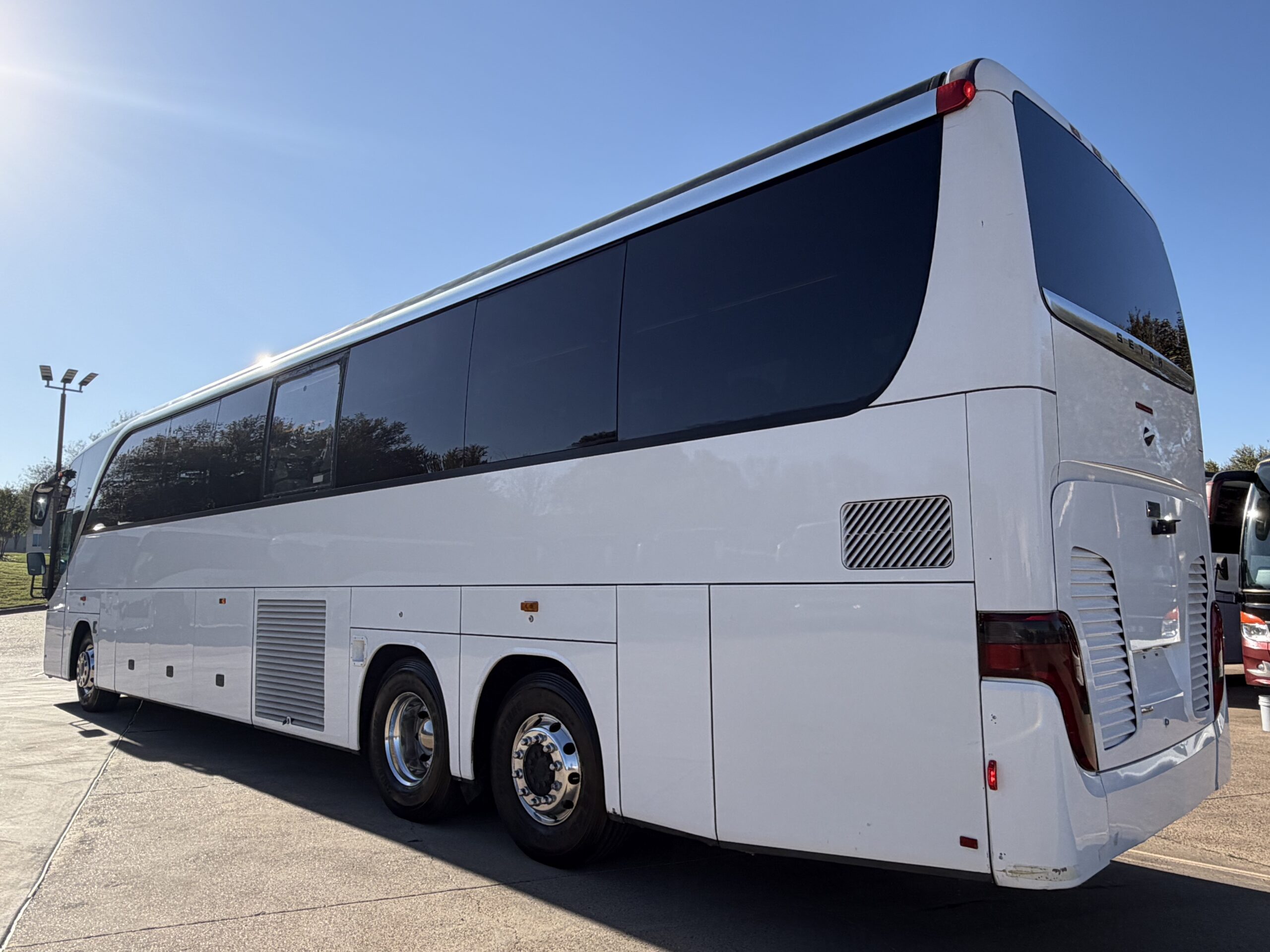 US10359 bus image