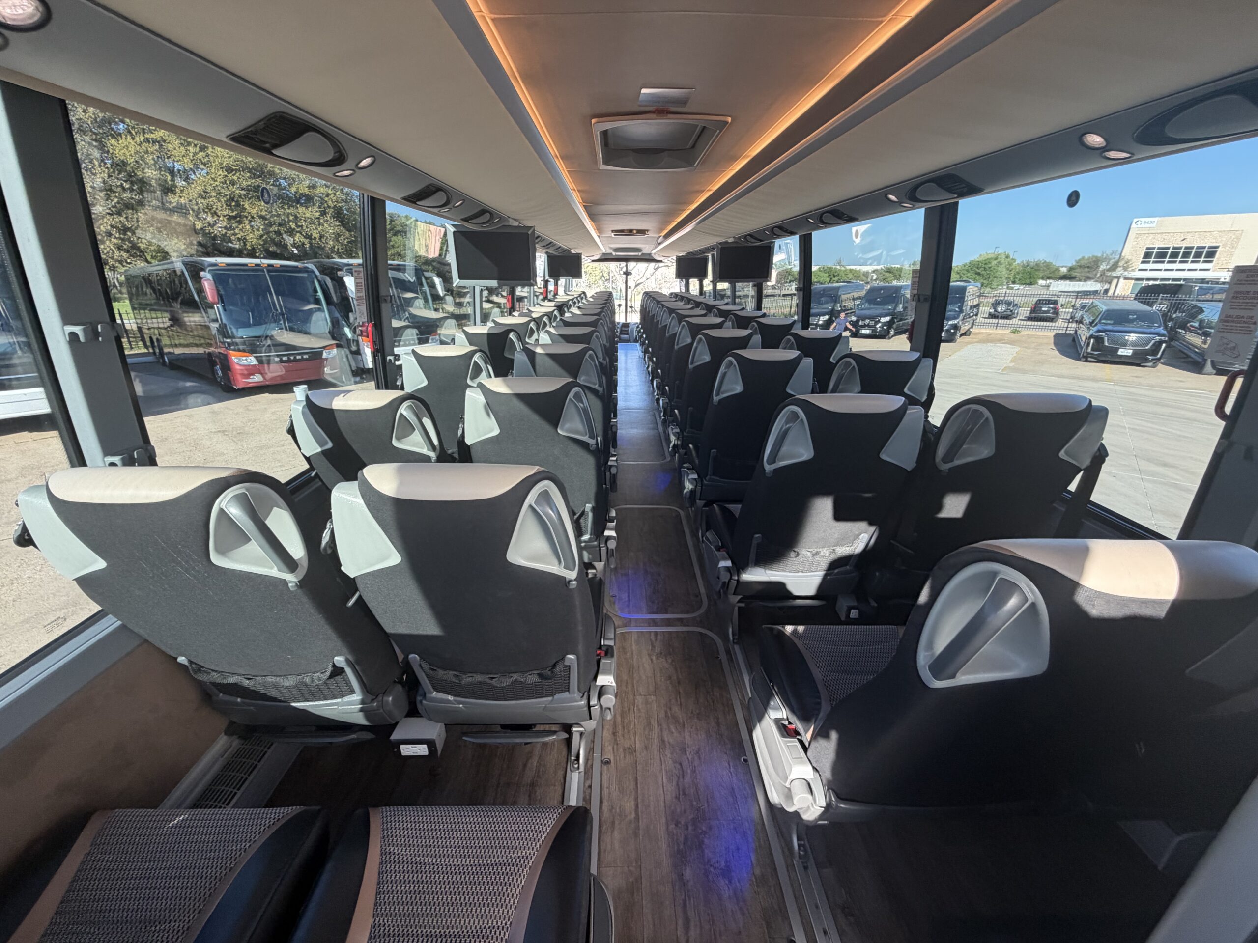 US10324 bus image