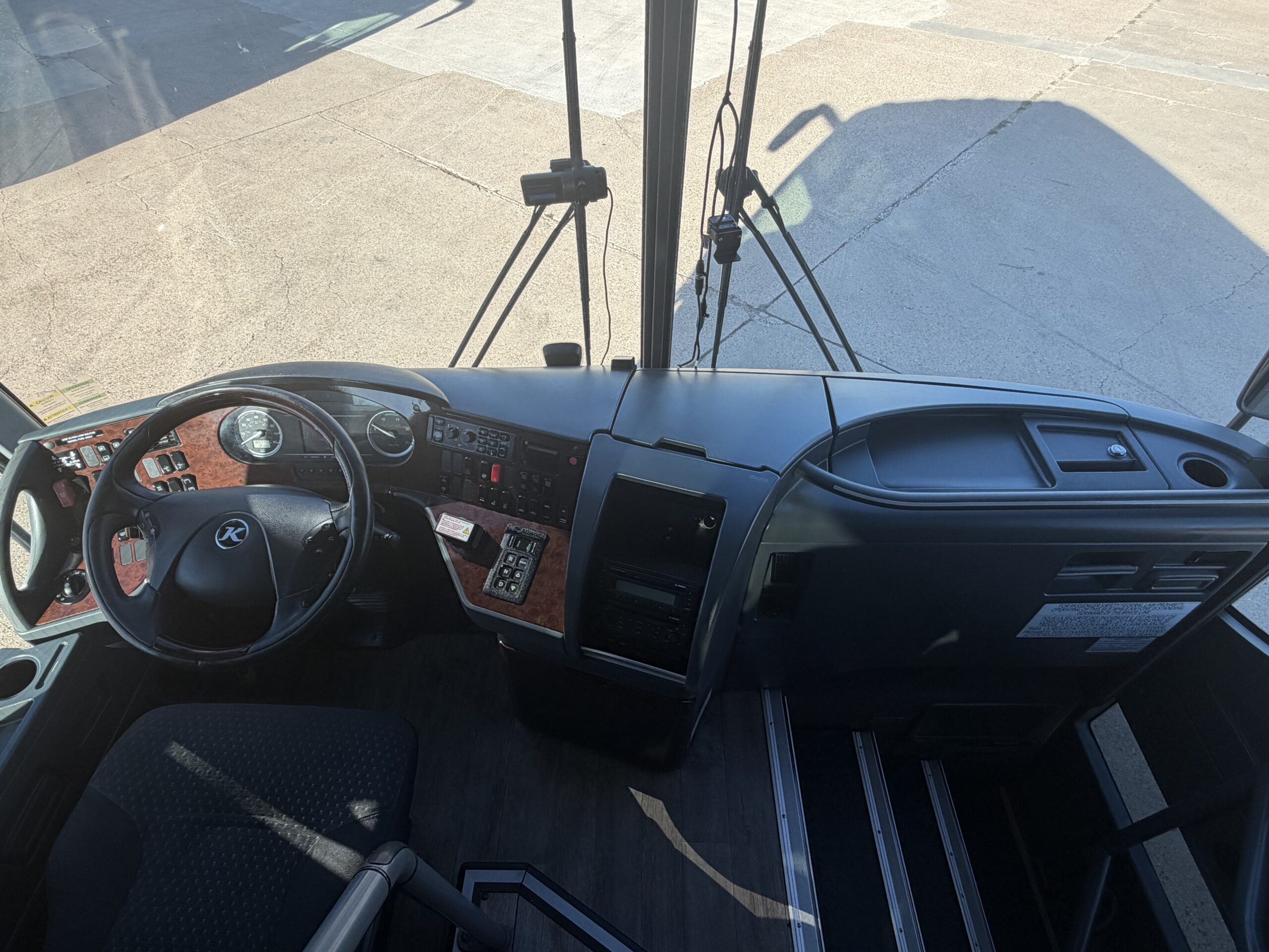 US10324 bus image