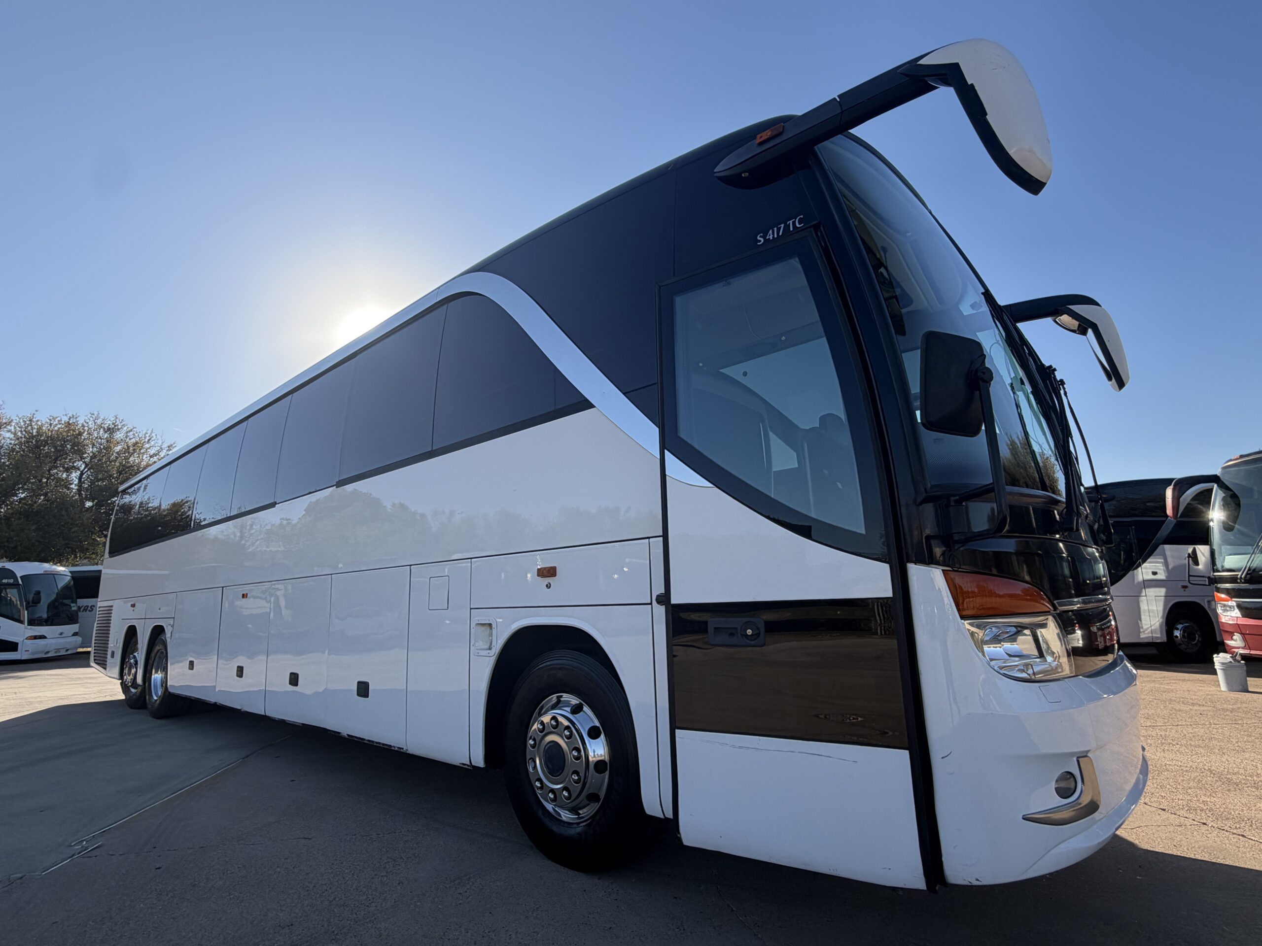 US10324 bus image