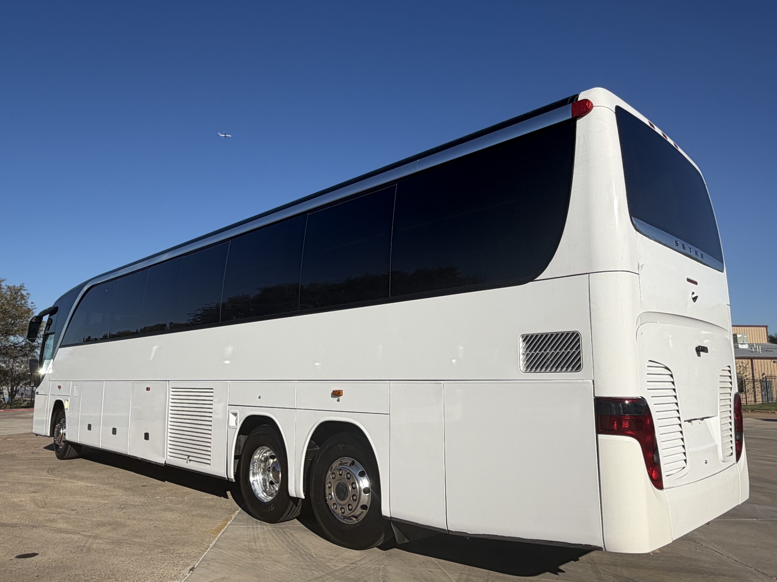 US10324 bus image