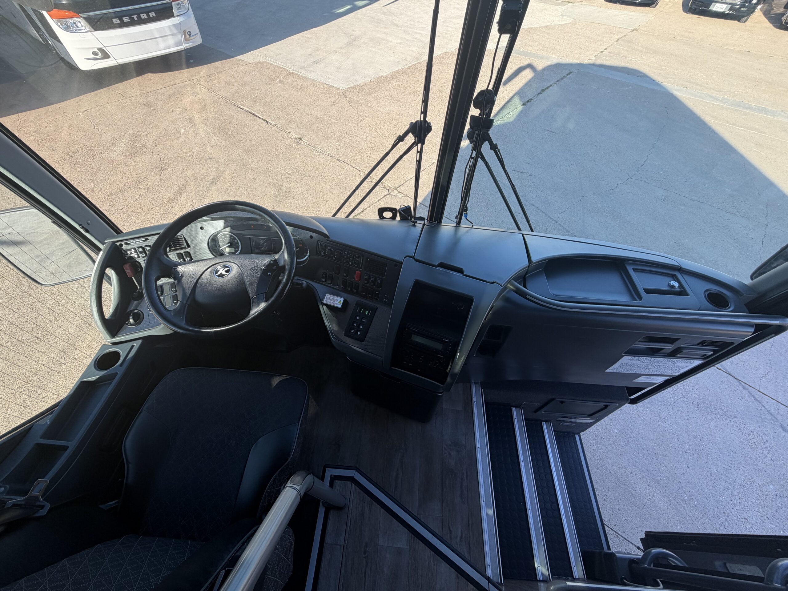 US10361 bus image