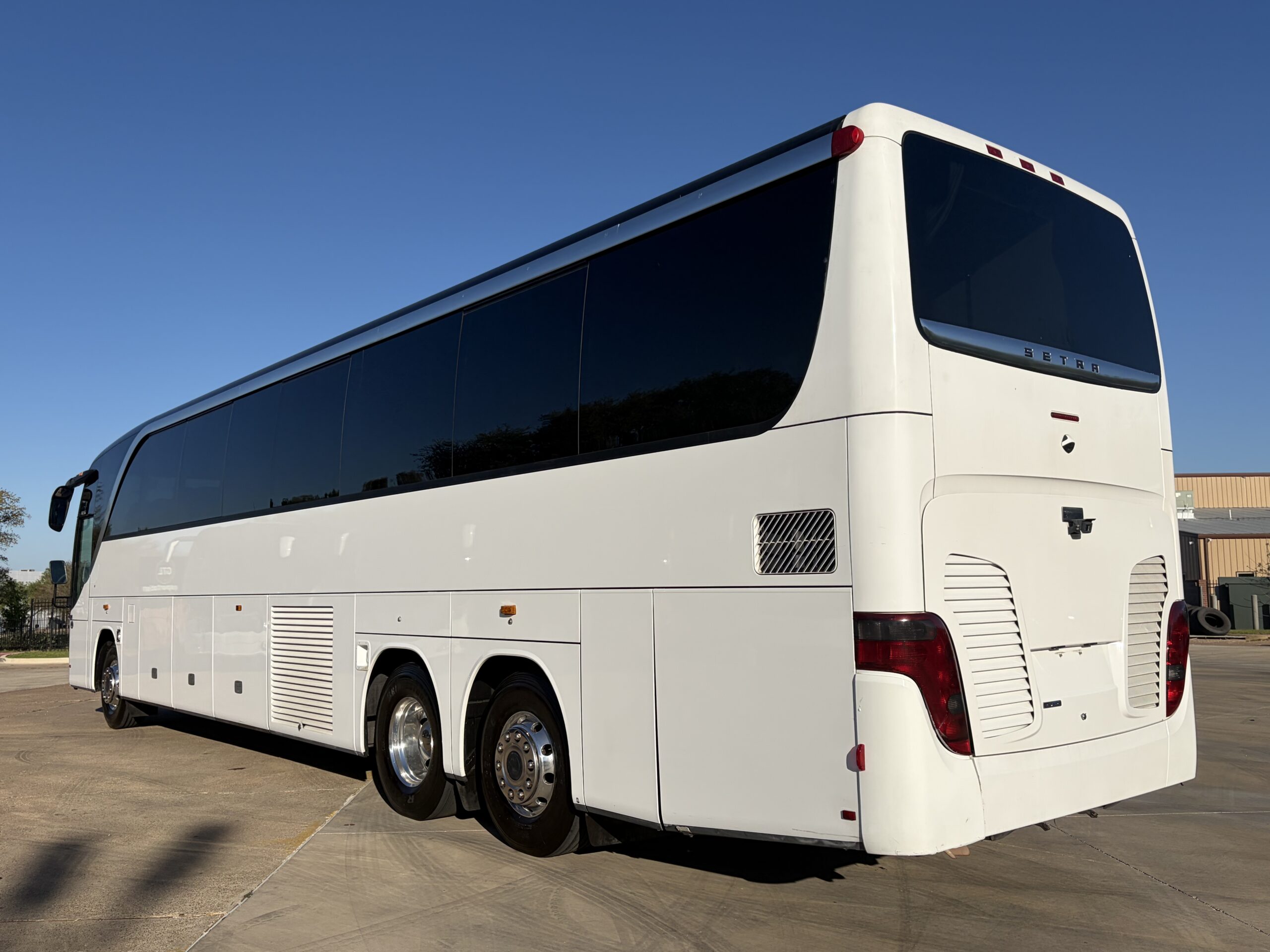 US10361 bus image