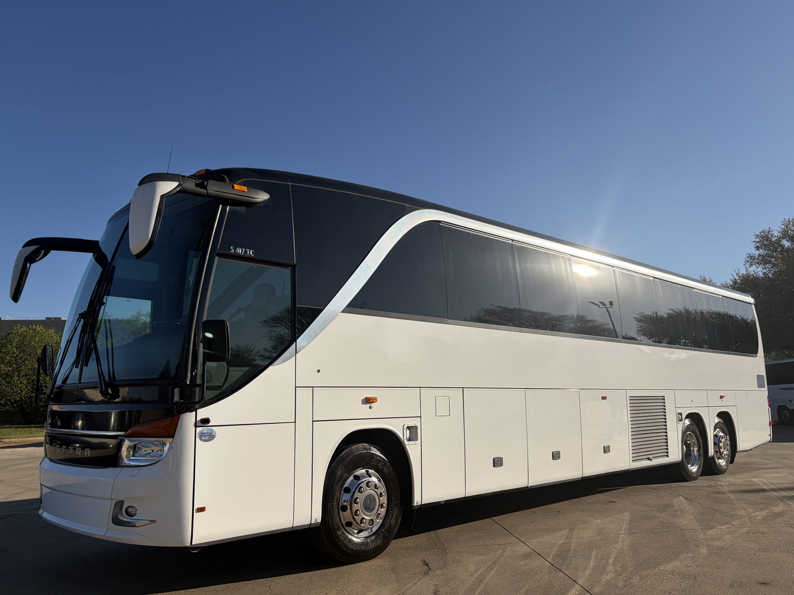 US10361 bus image