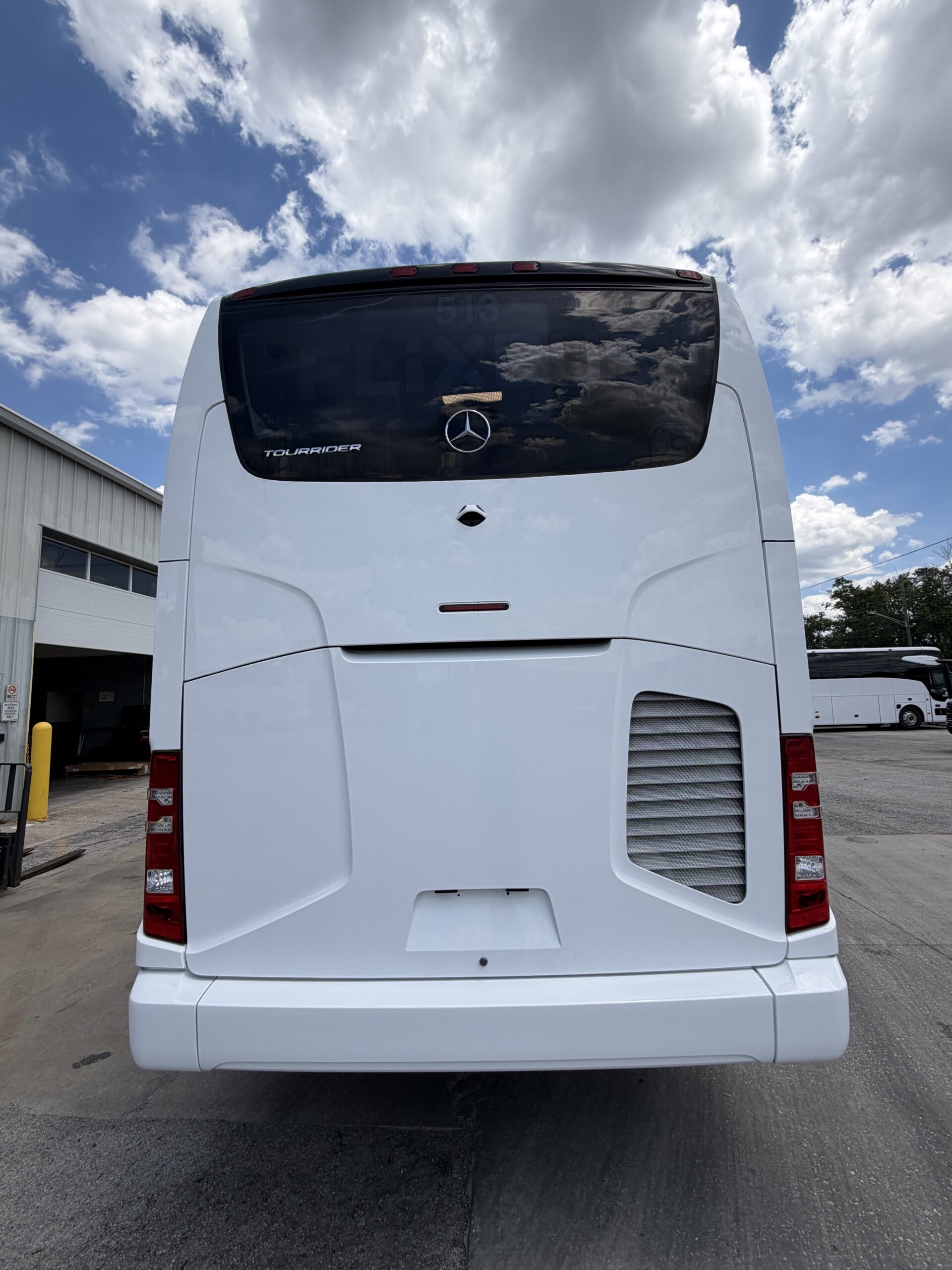 UTB92993 bus image