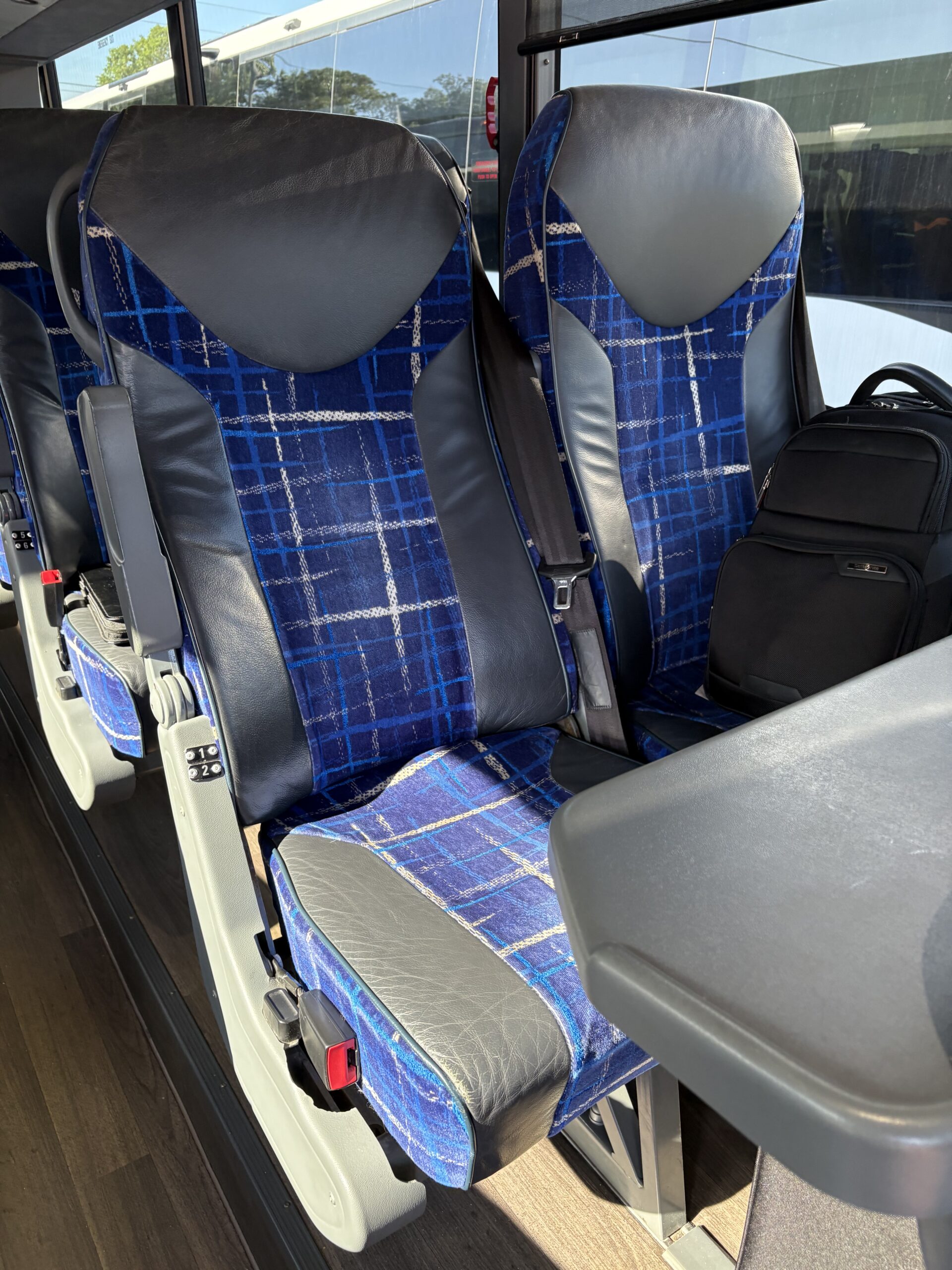 UV49471 bus image
