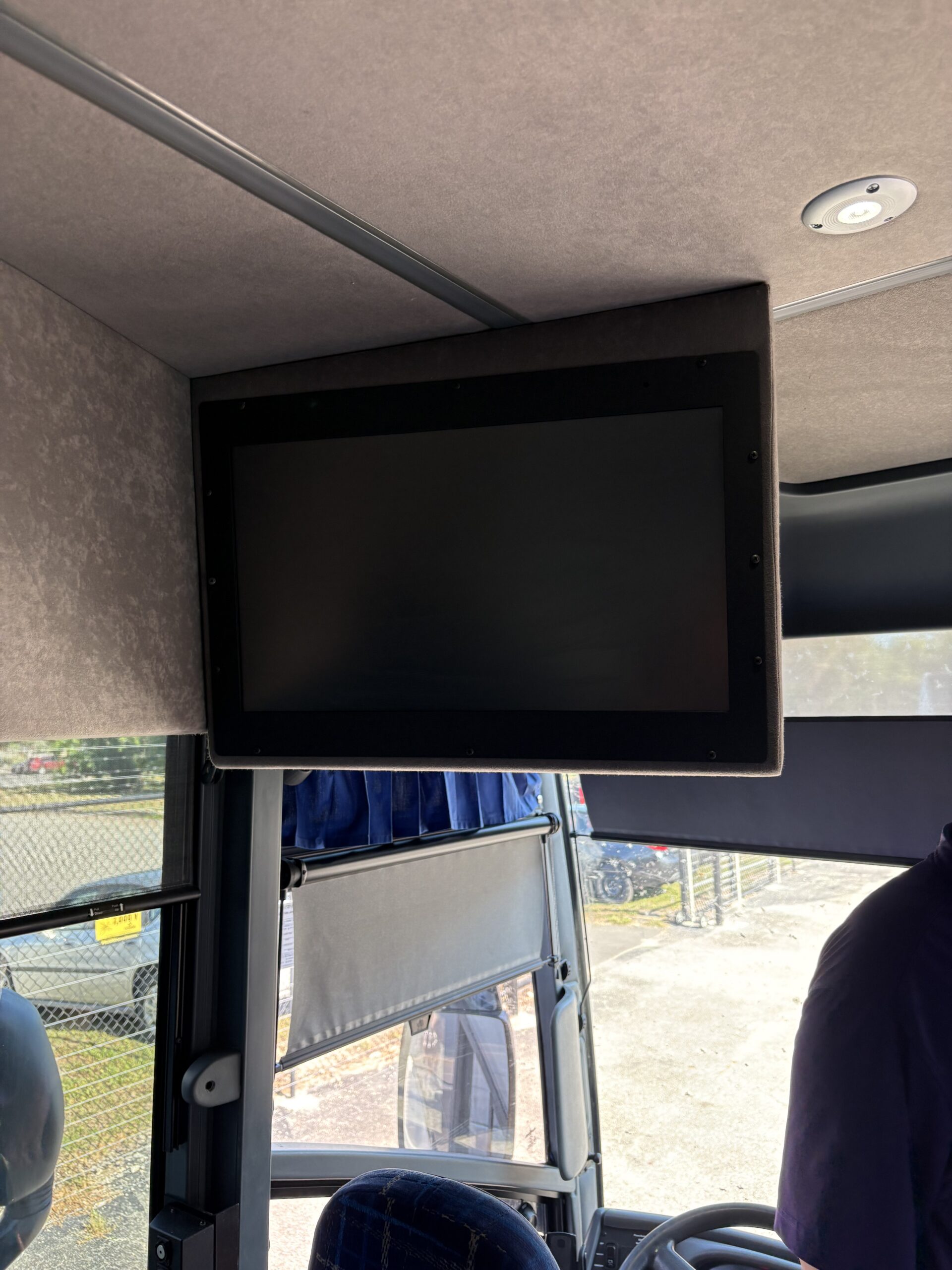 UV49471 bus image