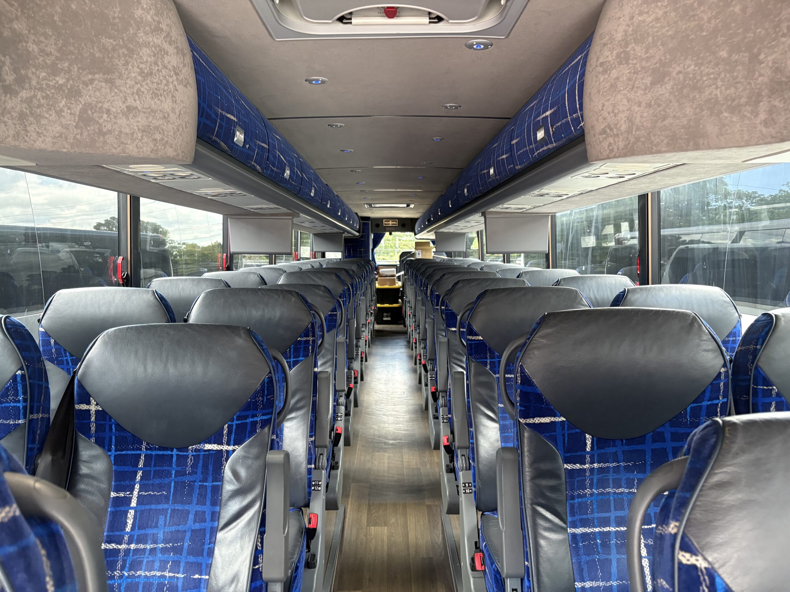 UV49471 bus image