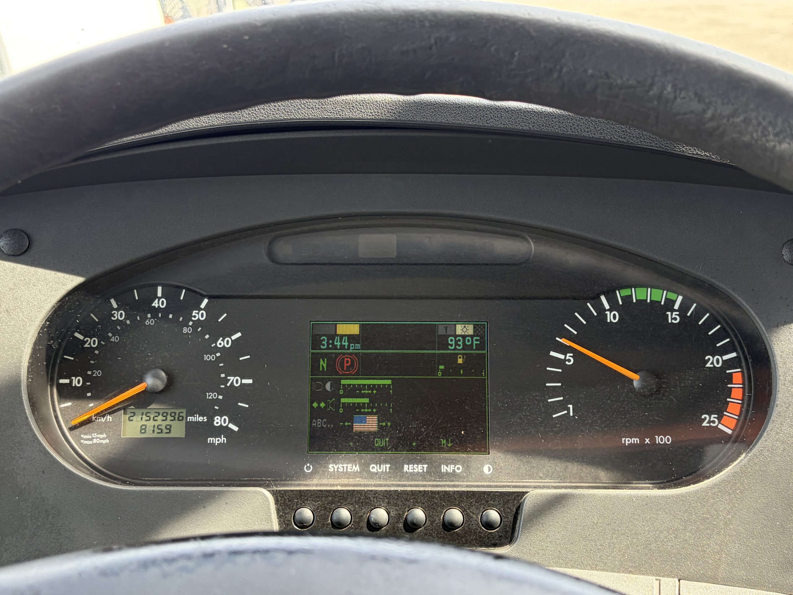 US00830 bus image