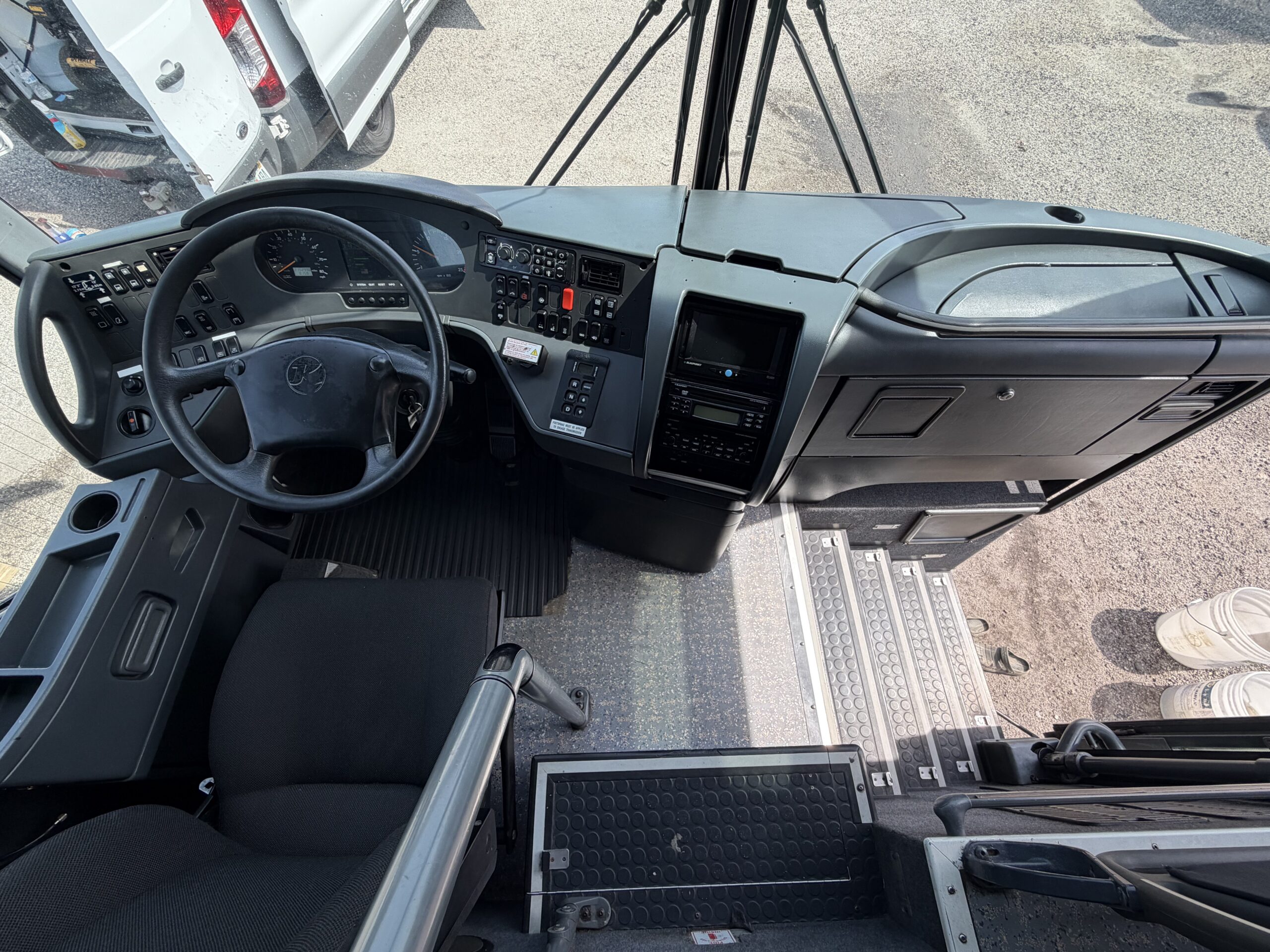 US00830 bus image