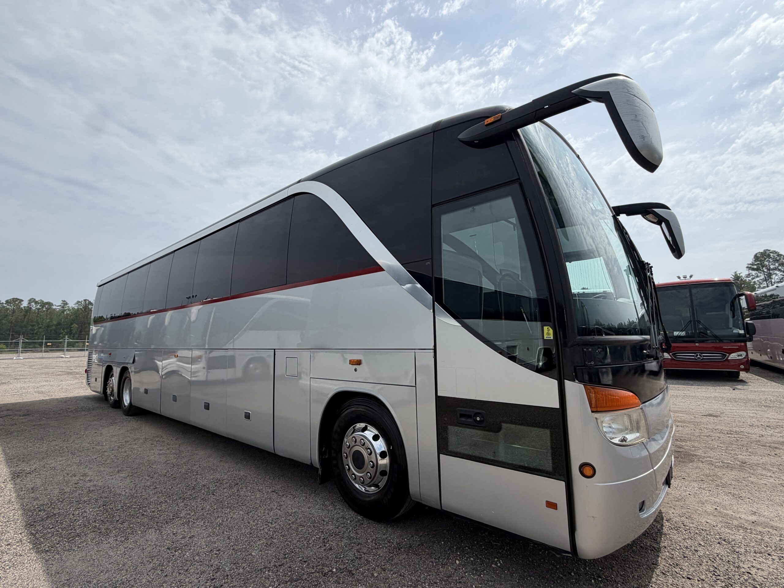 US00830 bus image