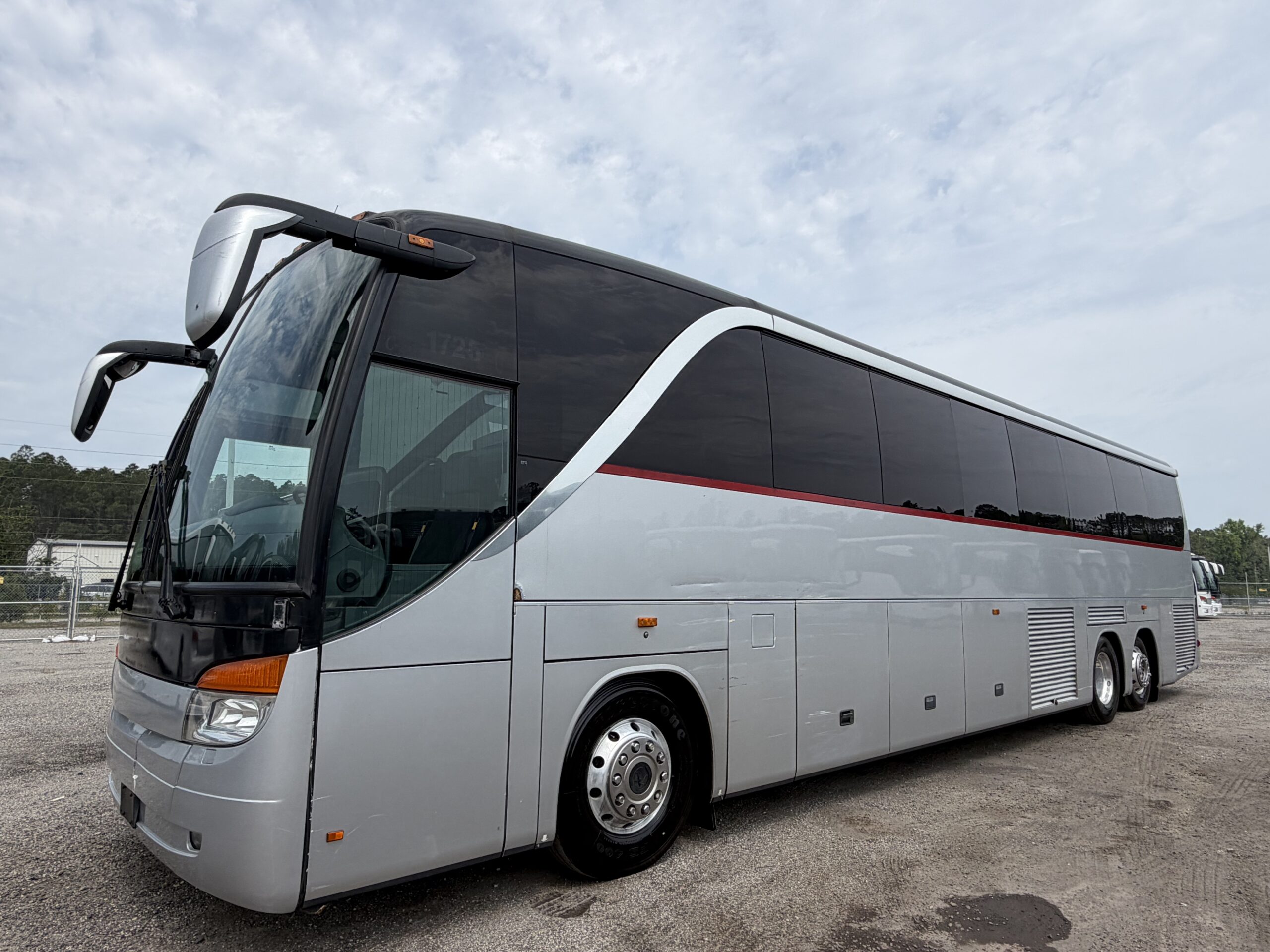 US00830 bus image