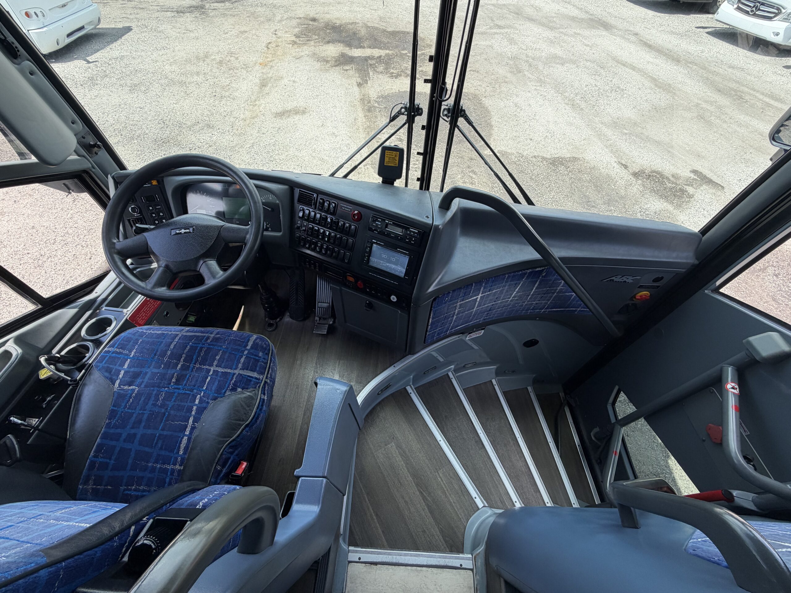 UV49471 bus image