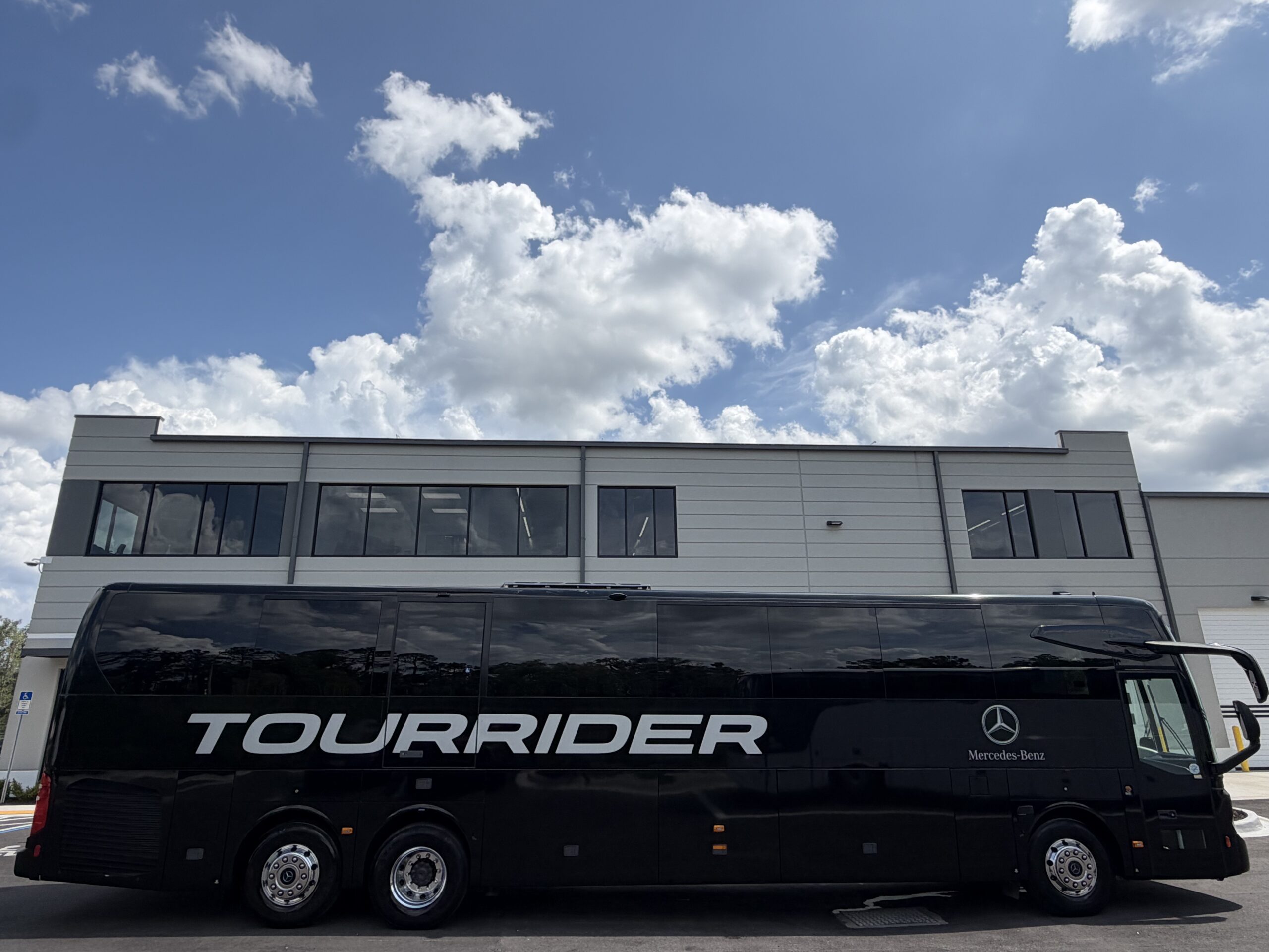 NTP89175 bus image
