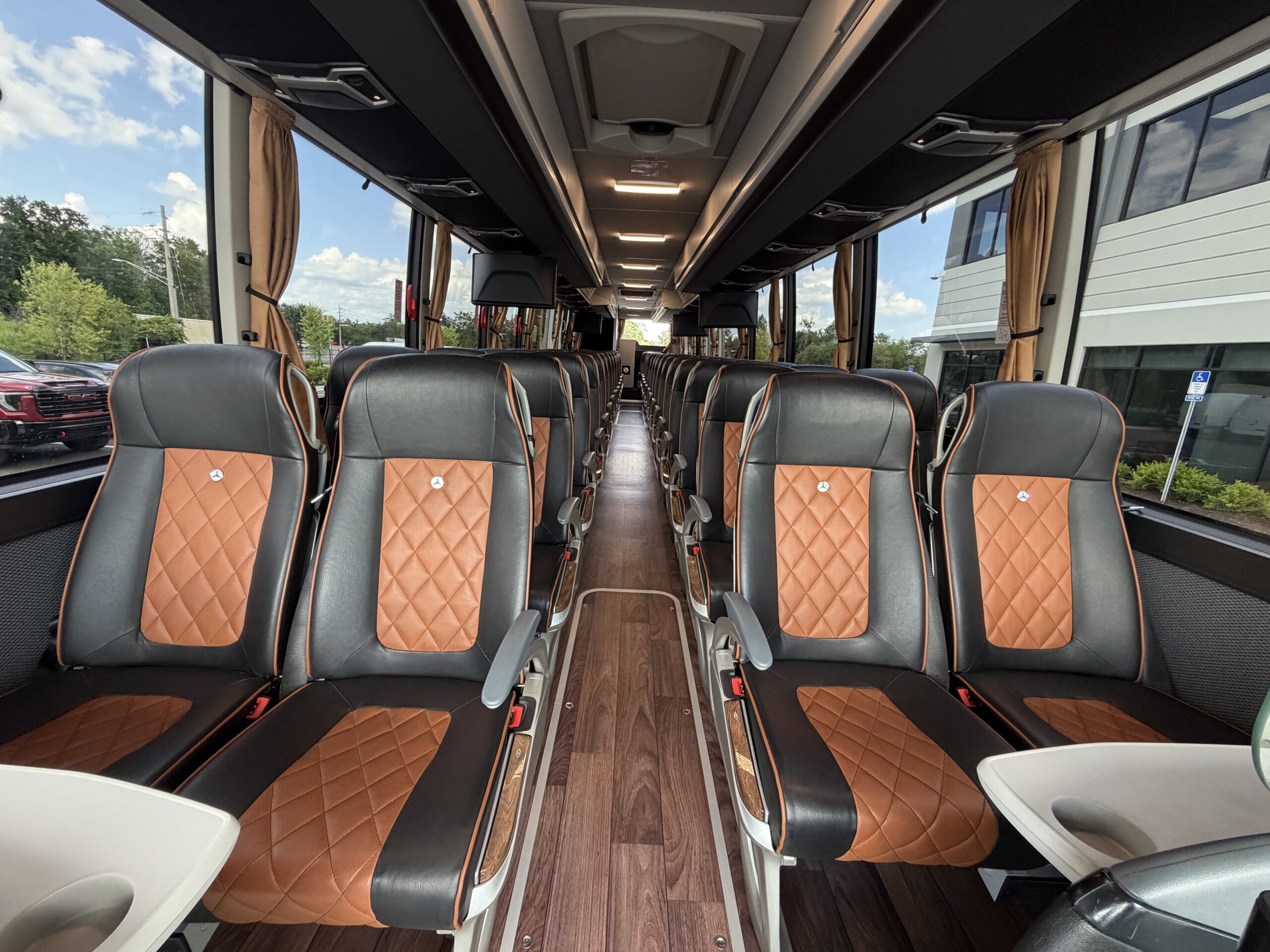 NTP89175 bus image