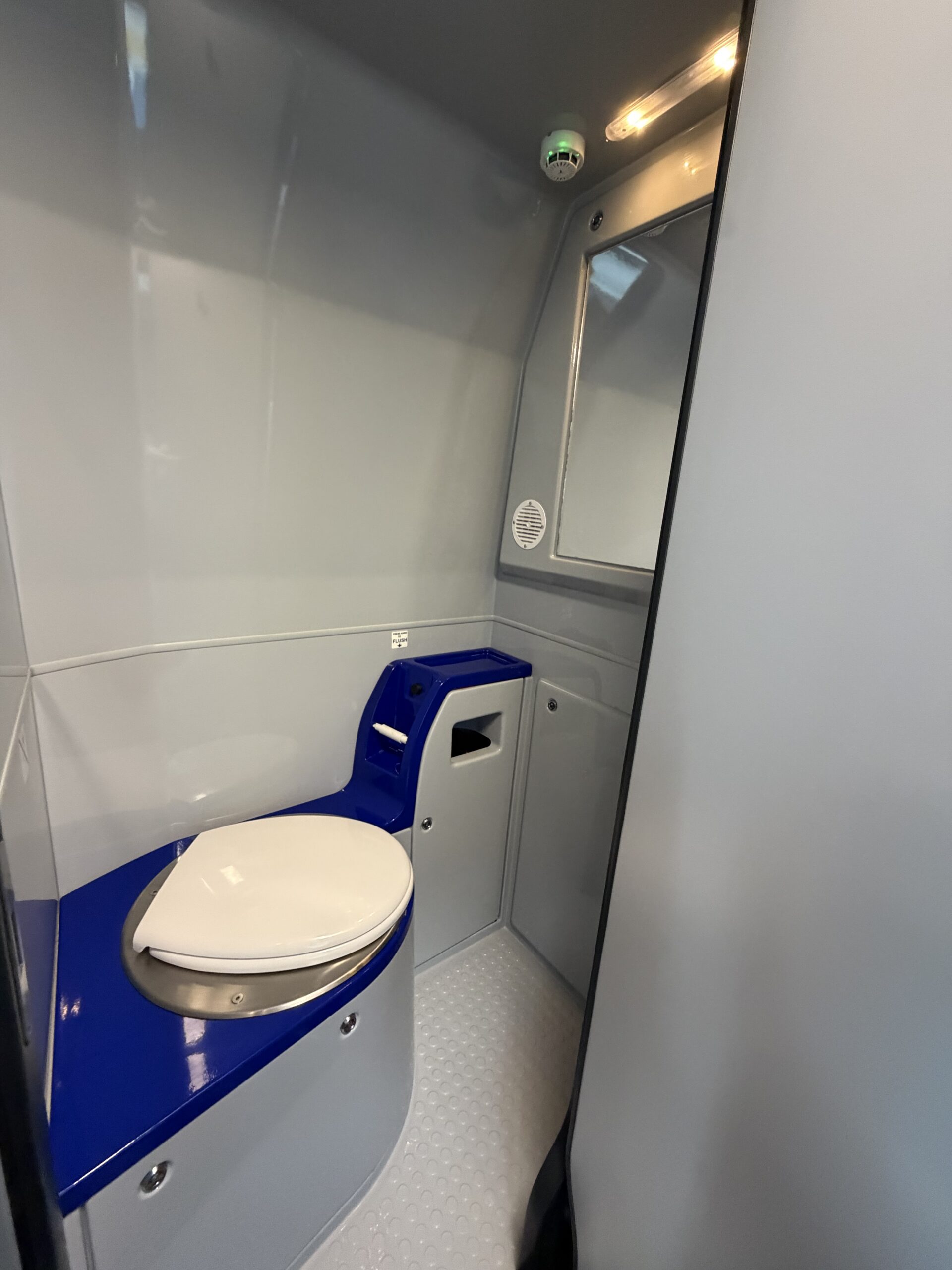 NTP89175 bus image