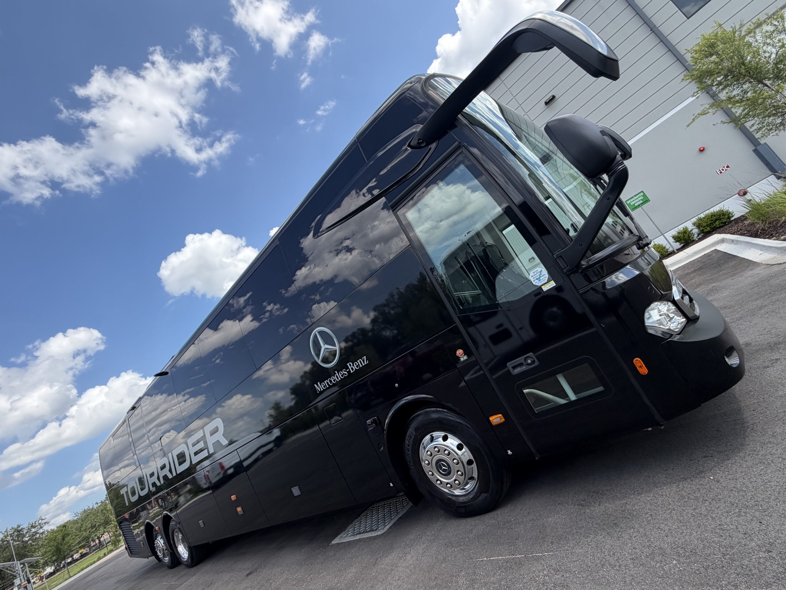 NTP89175 bus image