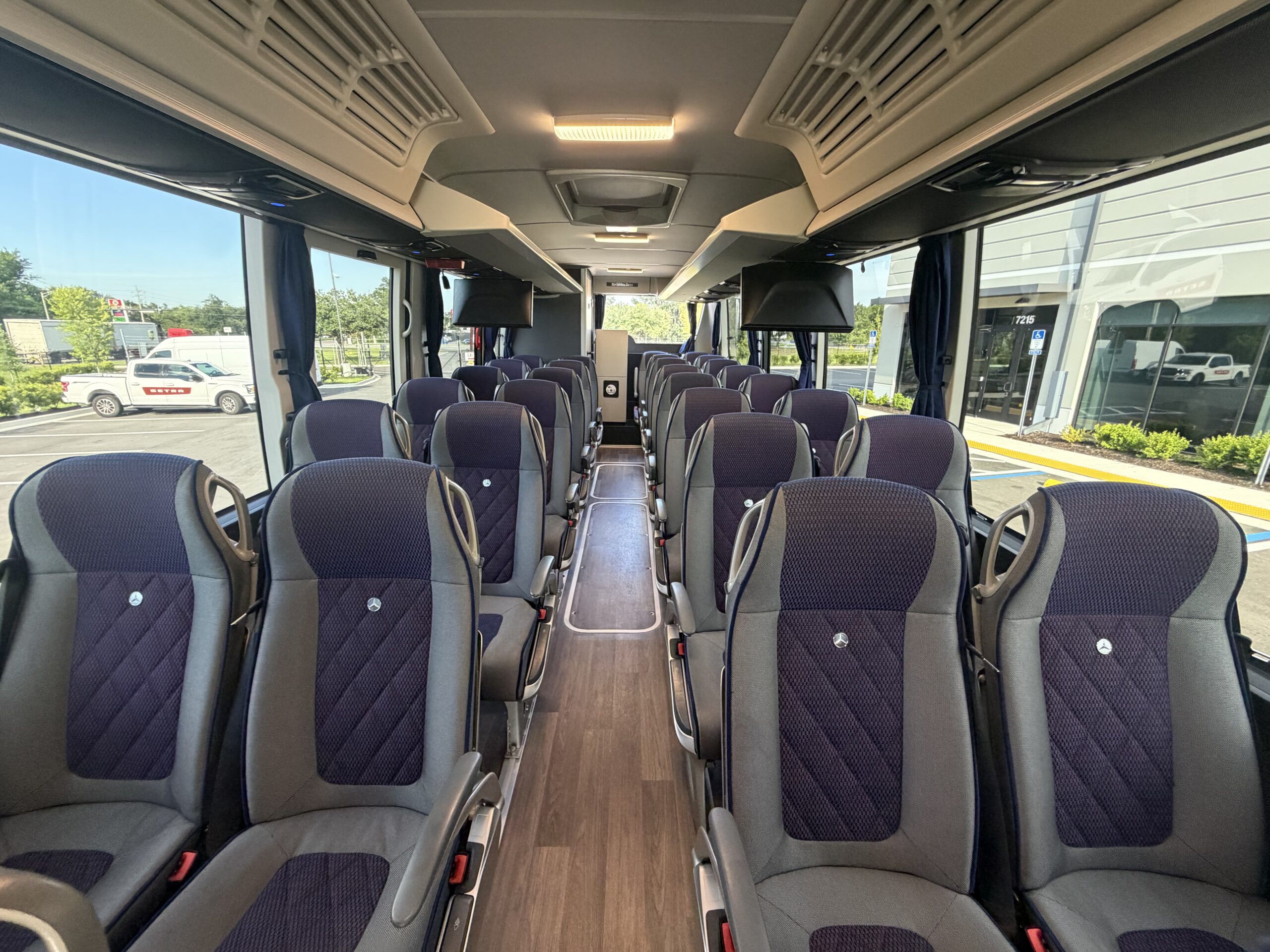 NBT89174 bus image
