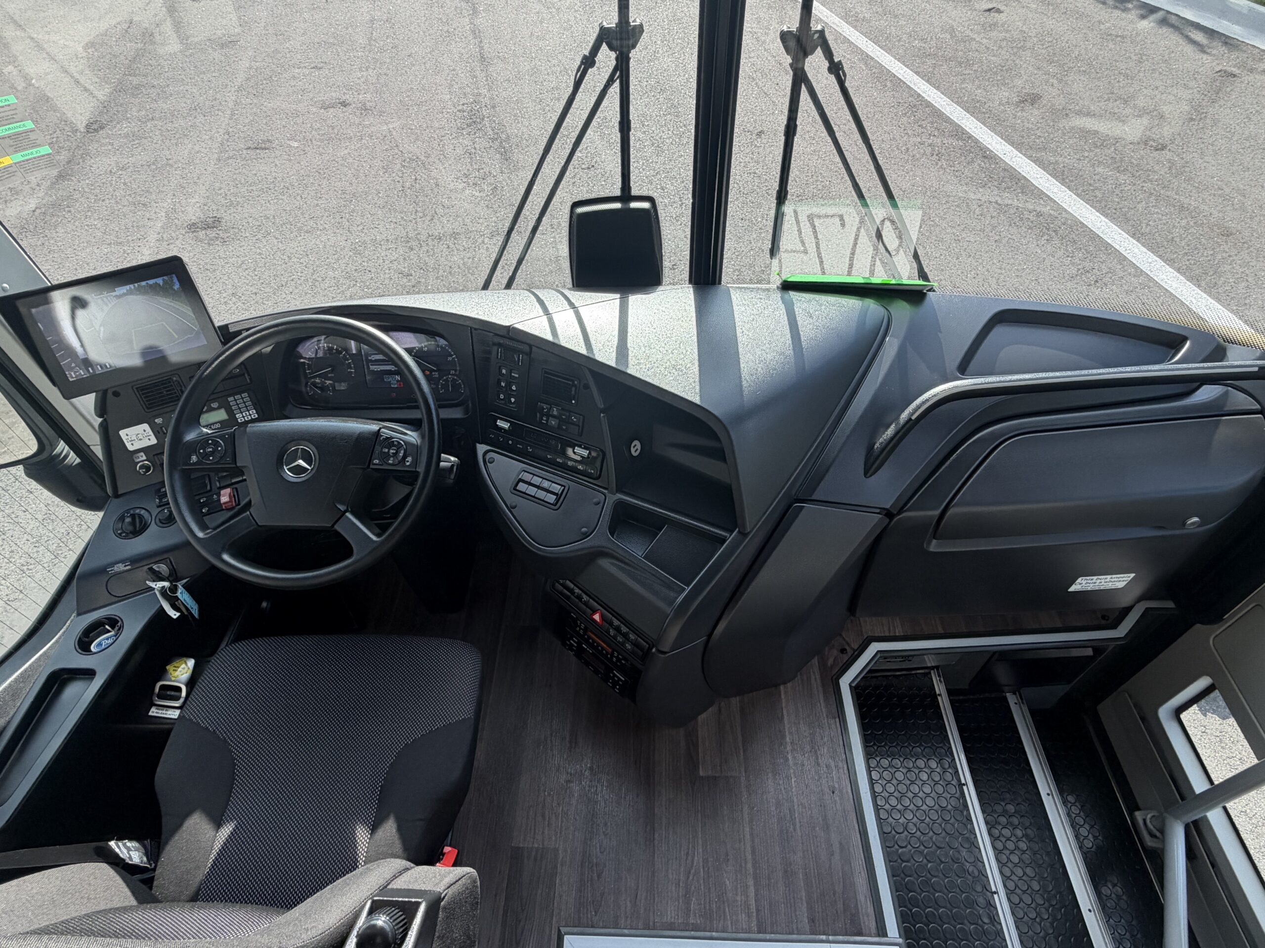 NBT89174 bus image