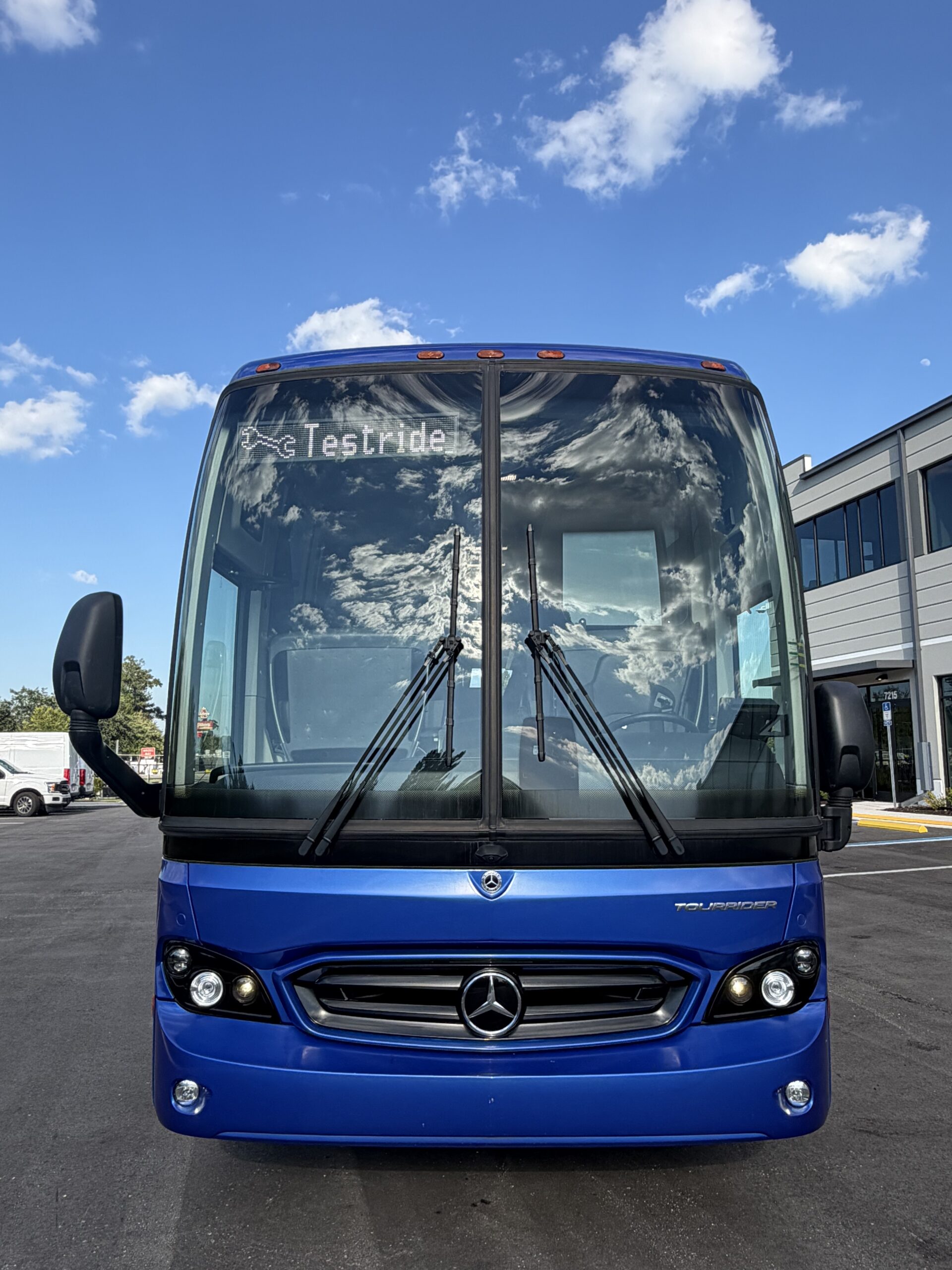NBT89174 bus image