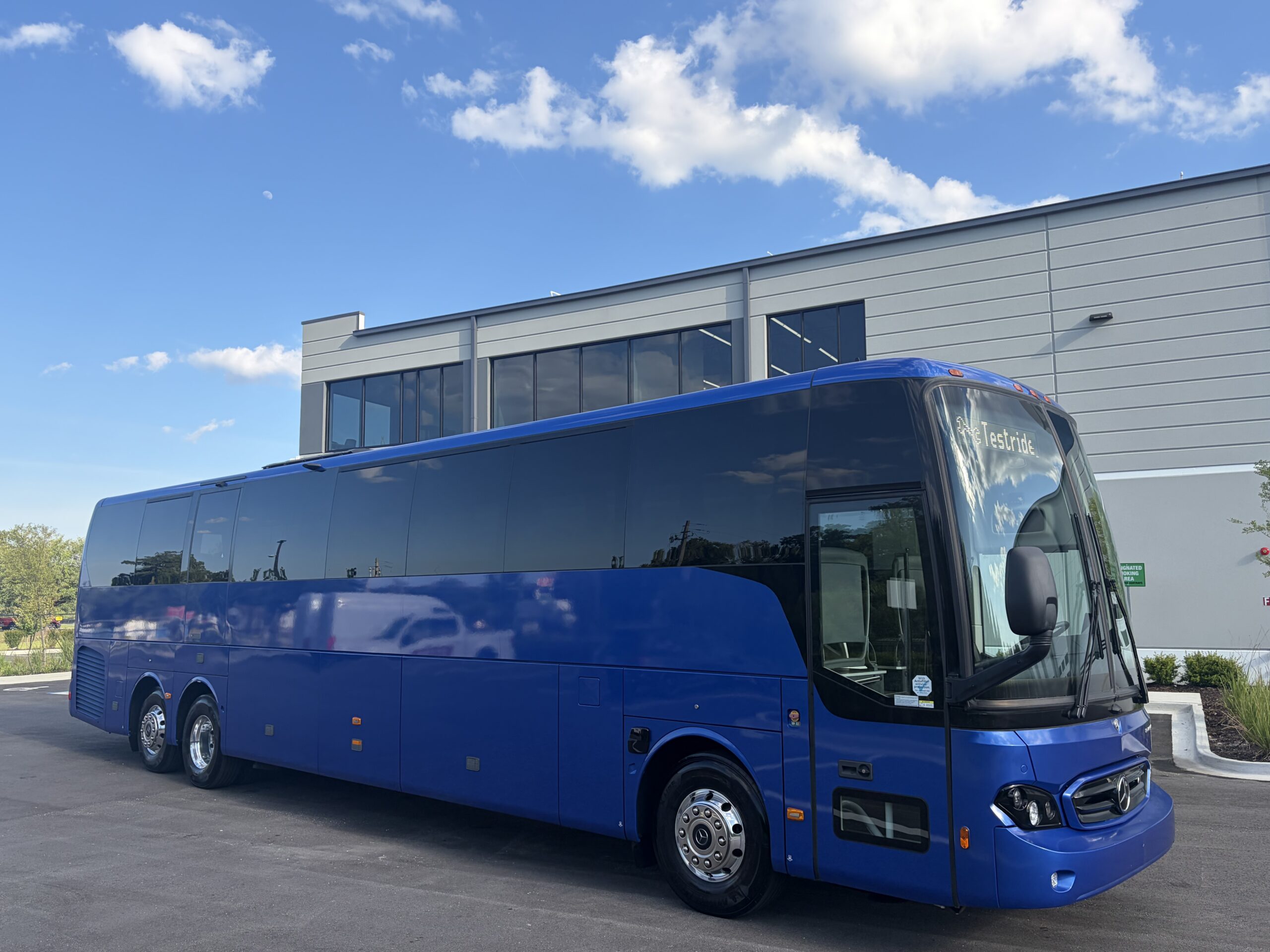 NBT89174 bus image