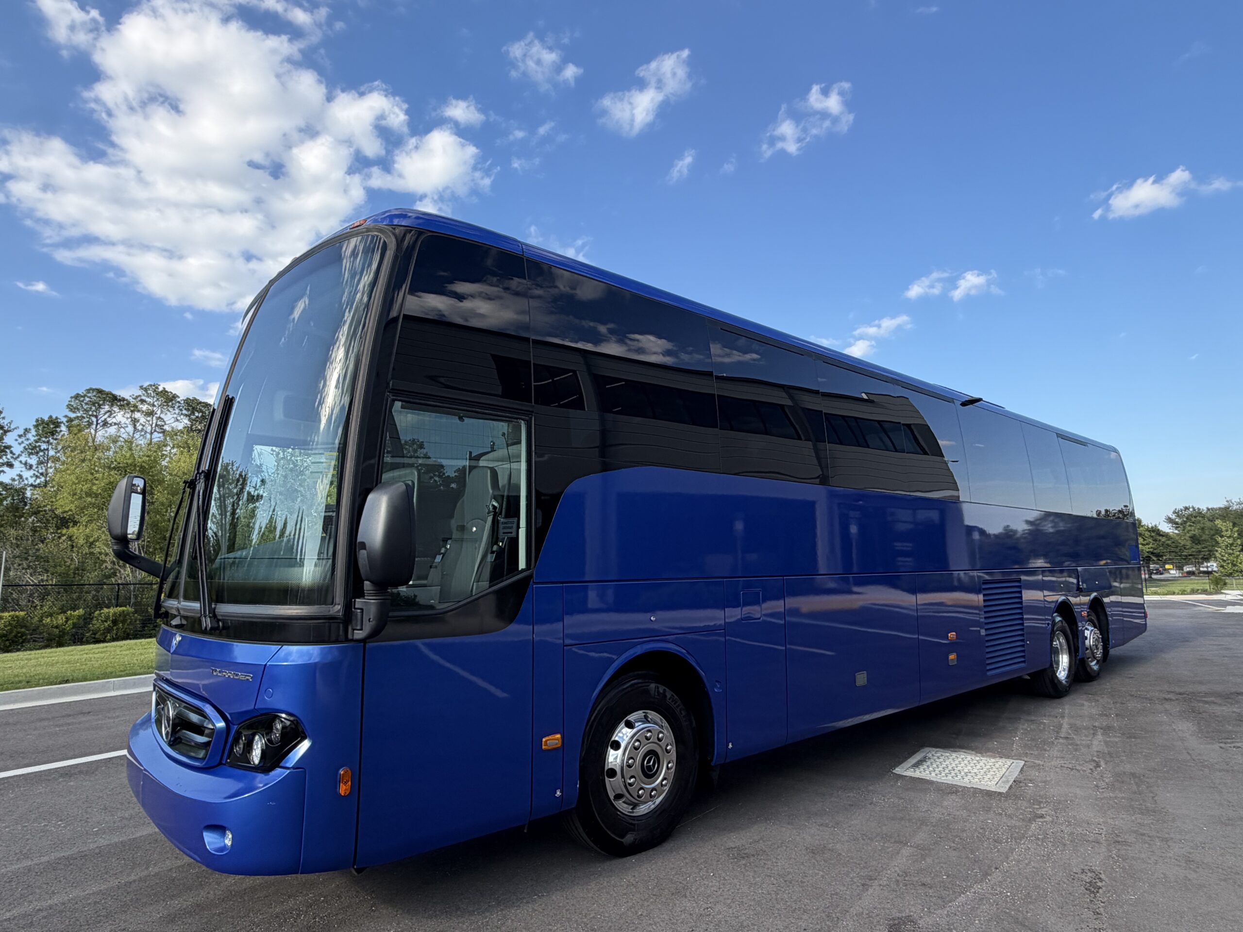 NBT89174 bus image