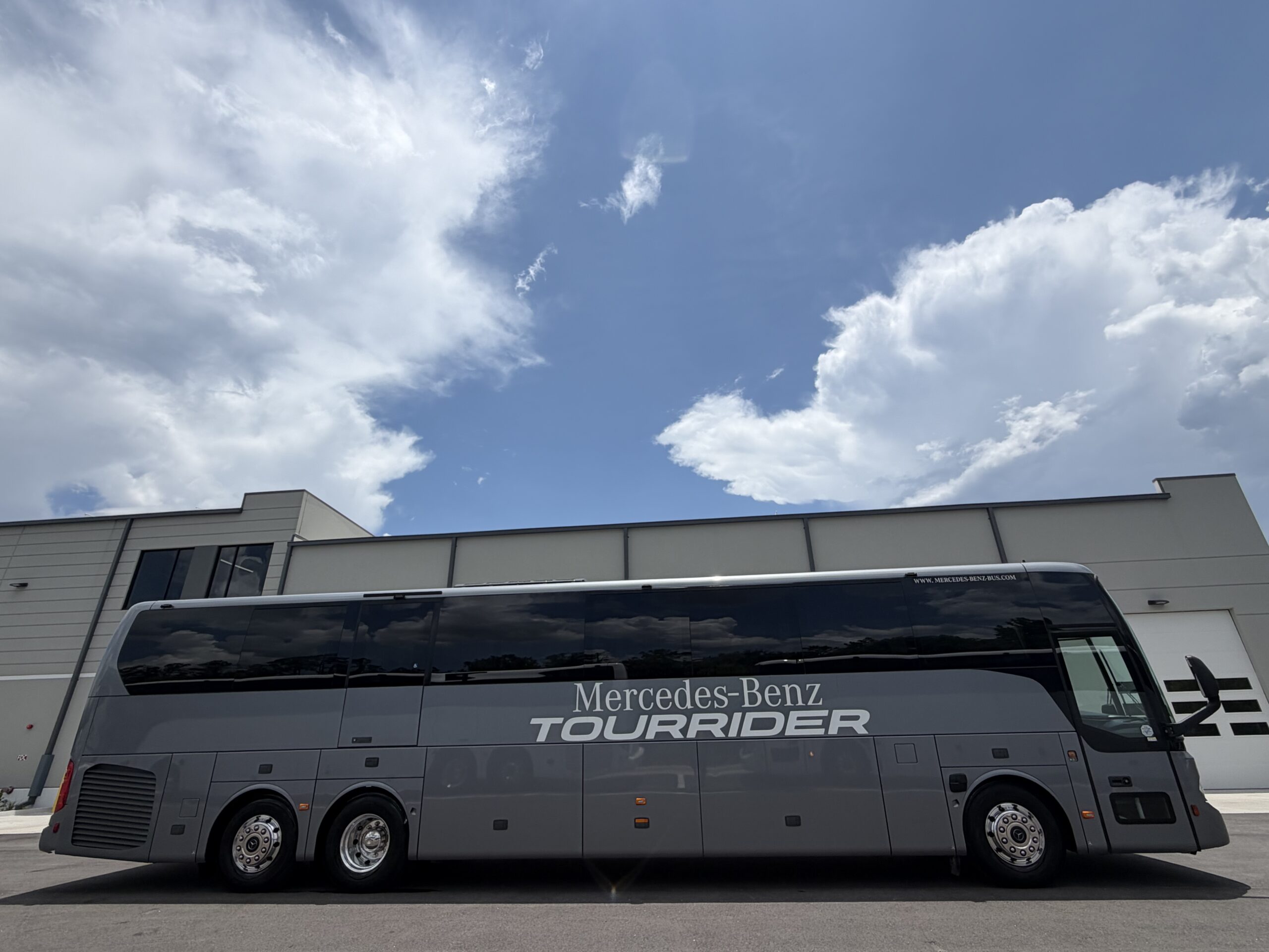 NBT92505 bus image