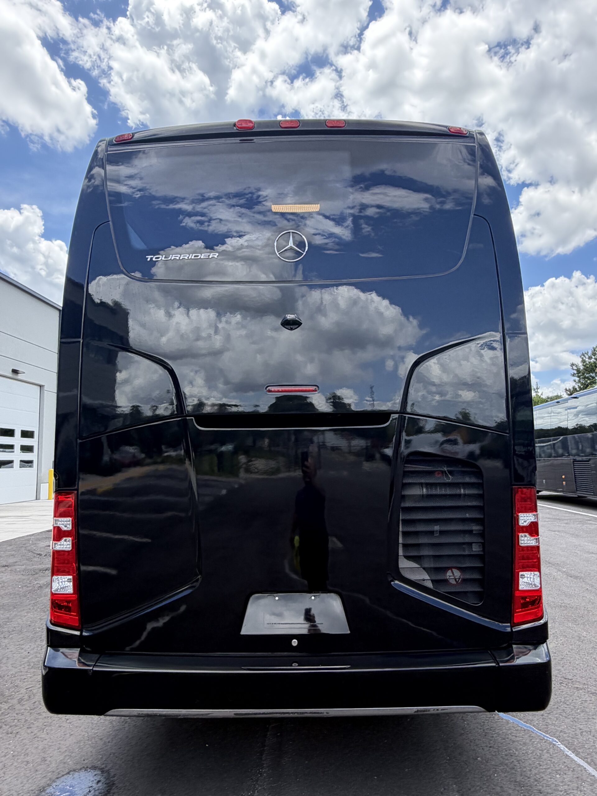 UTP01157 bus image