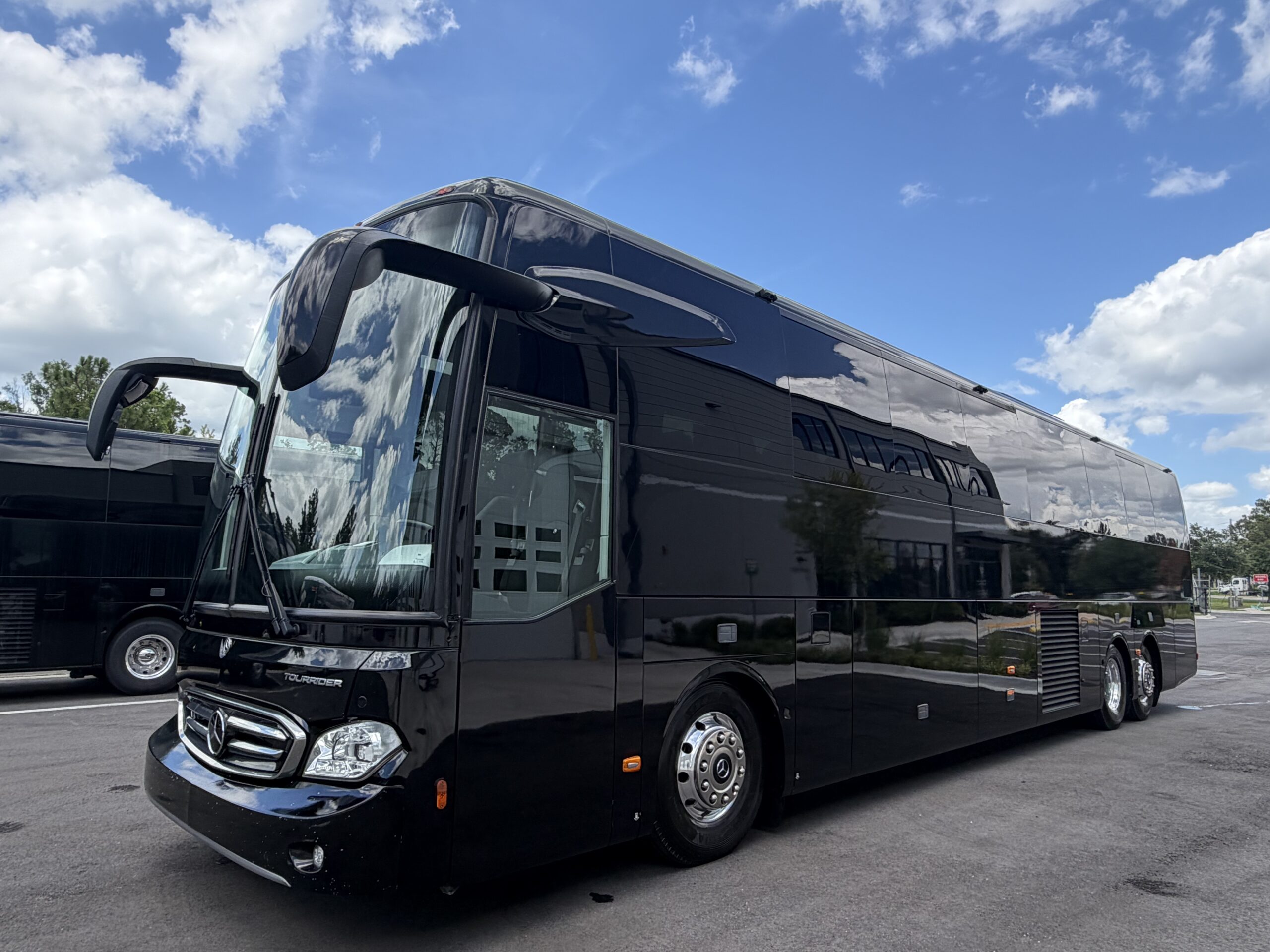 UTP01157 bus image