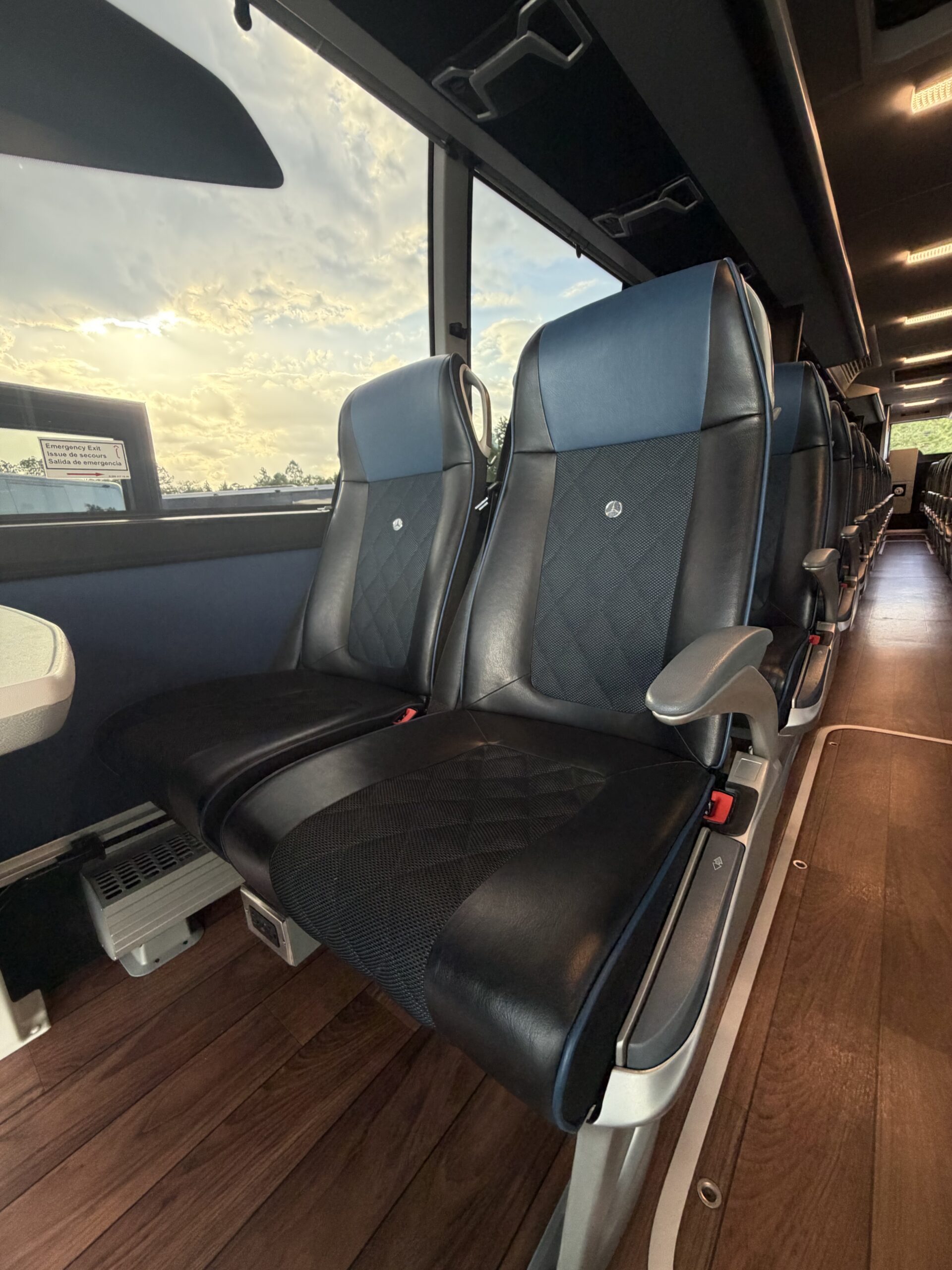 UTP00779 bus image