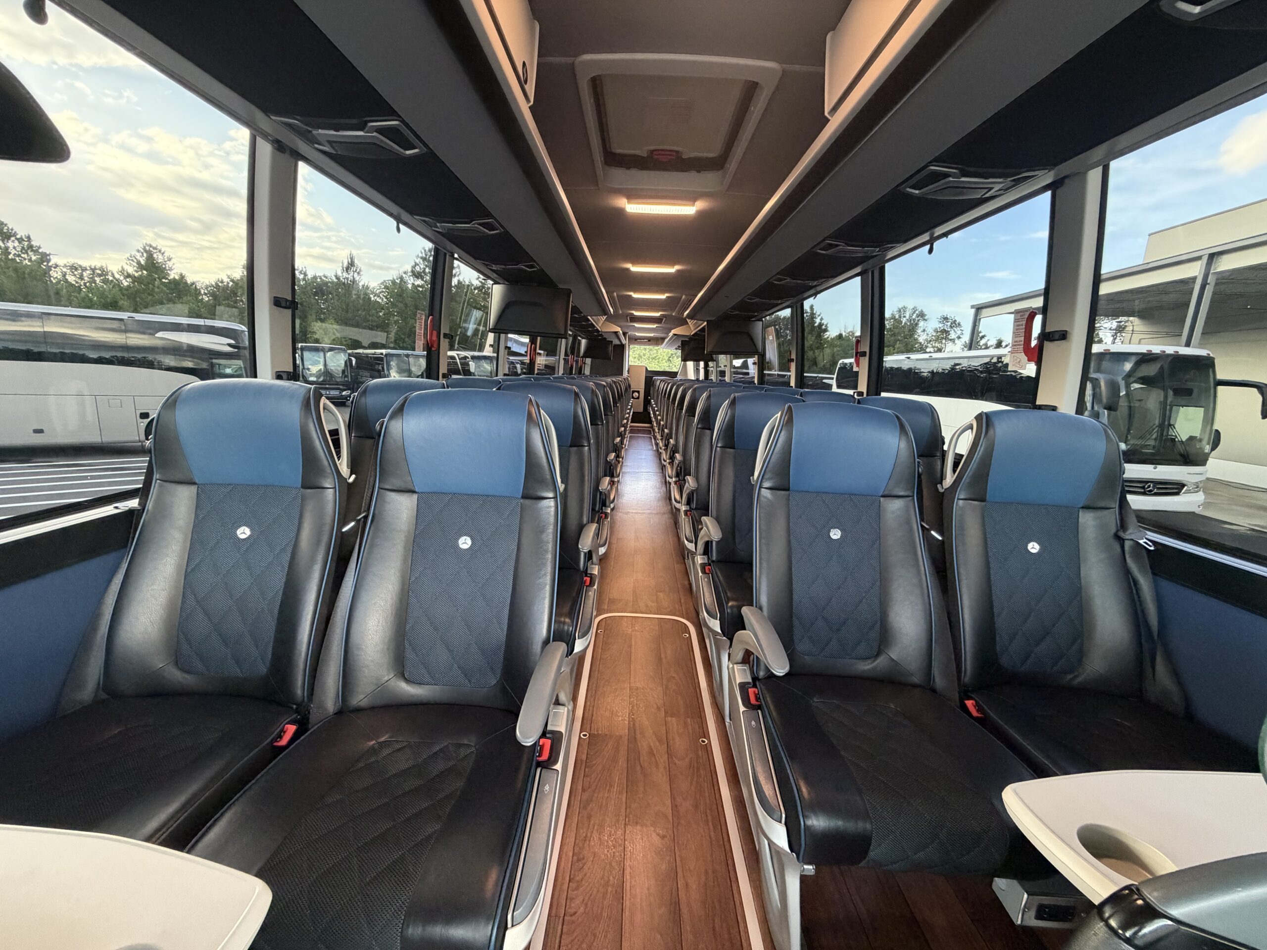 UTP00779 bus image