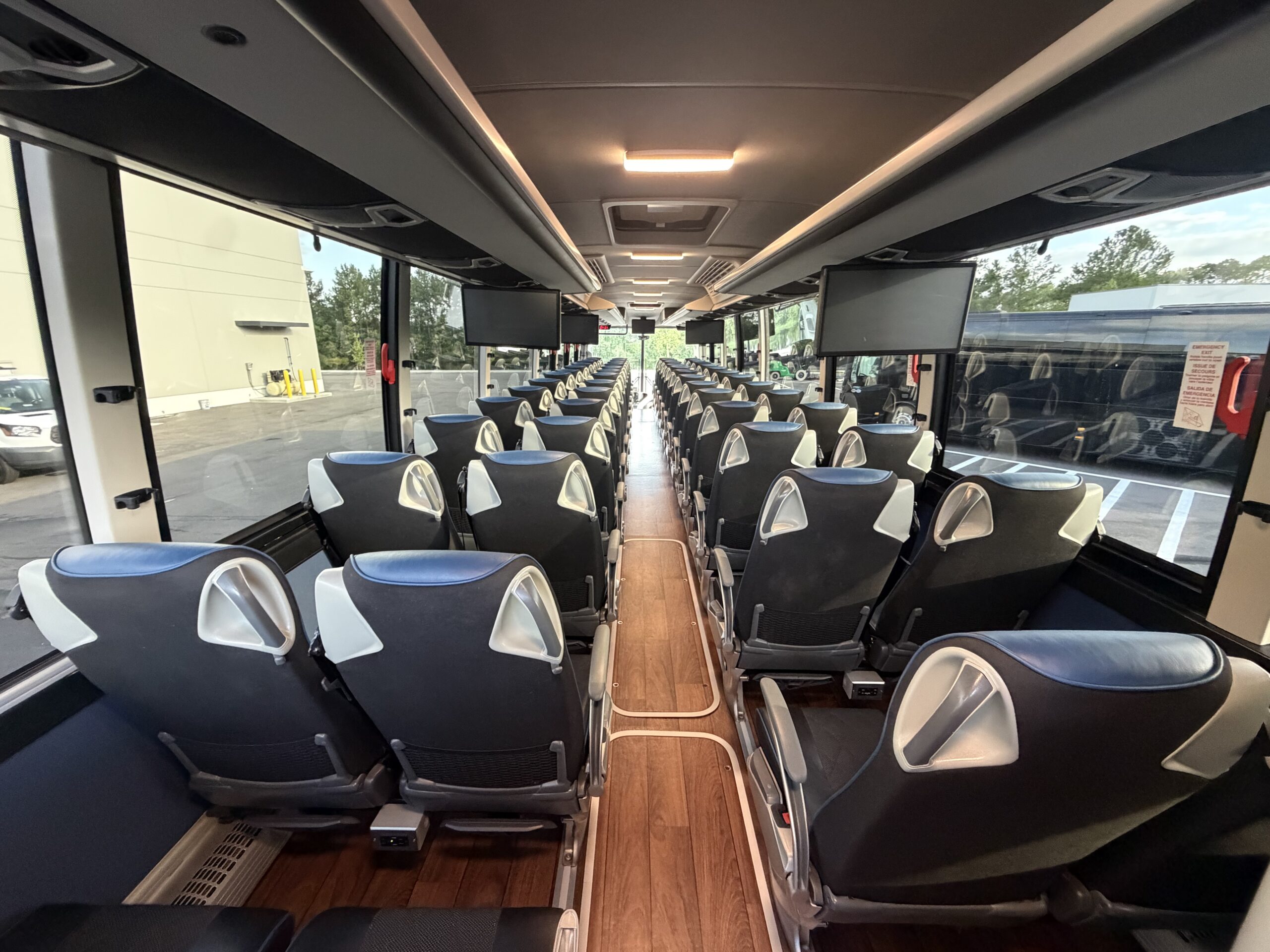 UTP00779 bus image