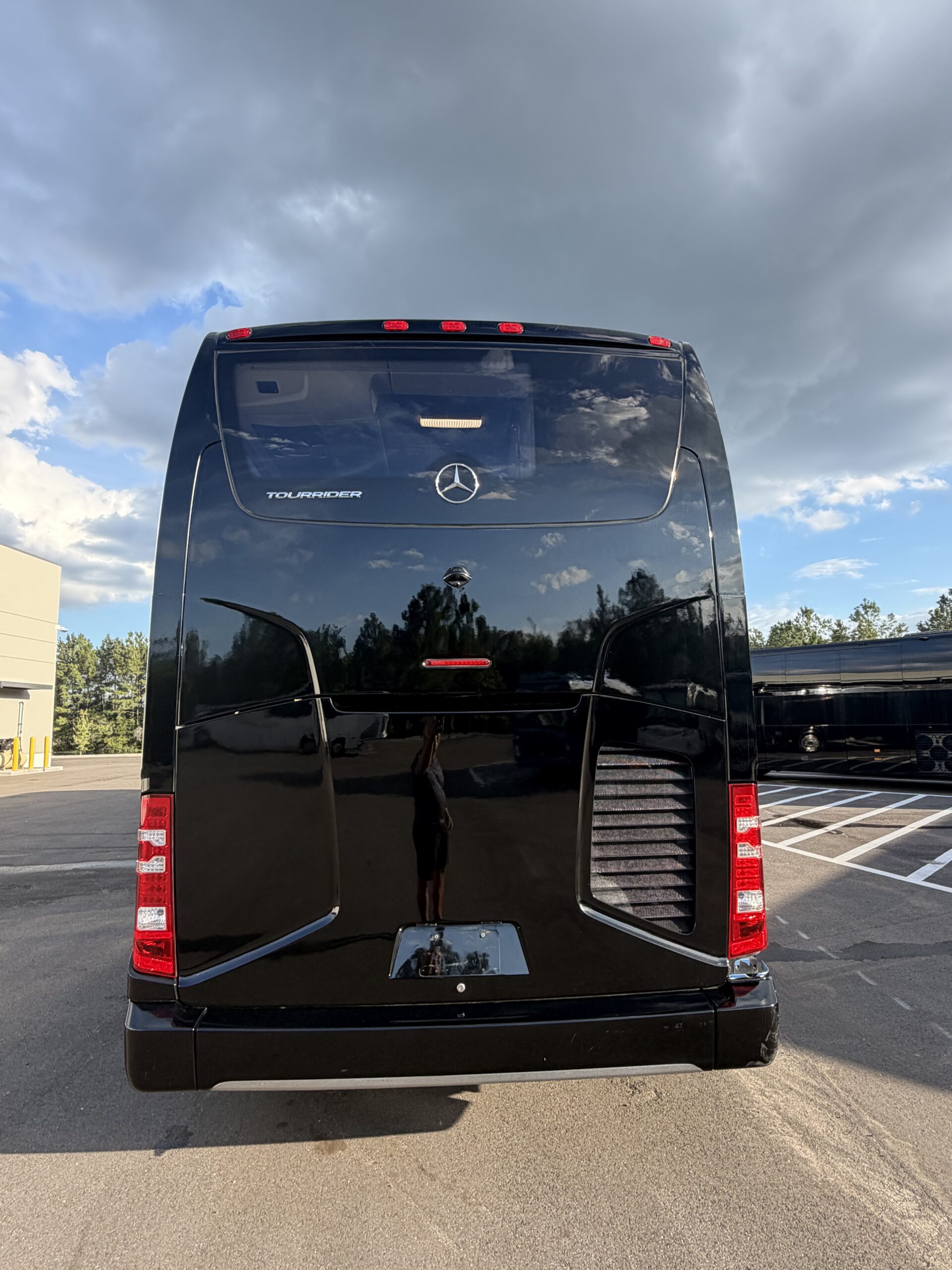 UTP00779 bus image