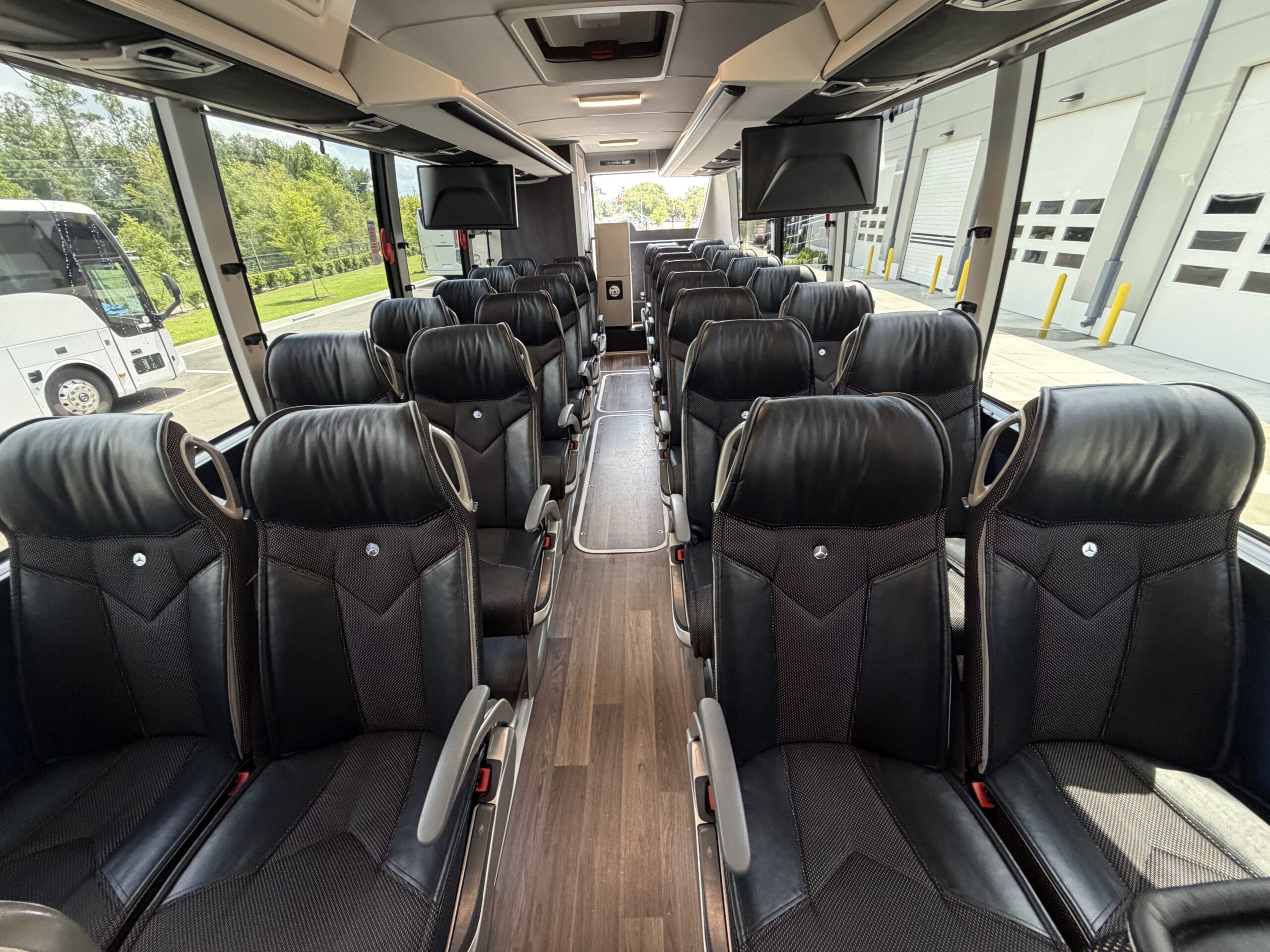UTP01158 bus image